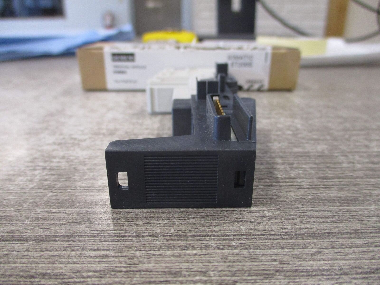 Siemens Simatic ET200s Terminal Module 6ES7 193-4CC30-0AA0 New Surplus