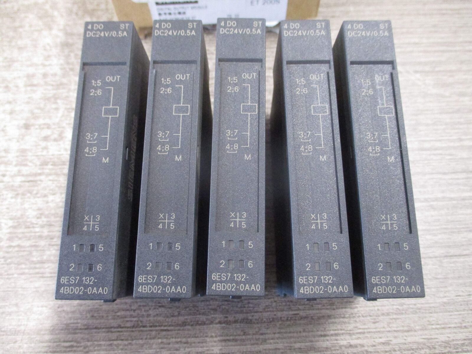 Siemens Simatic ET 200S Digital Output Module 6ES7 132-4BD02-0AA0 4xDO 24VDC * B