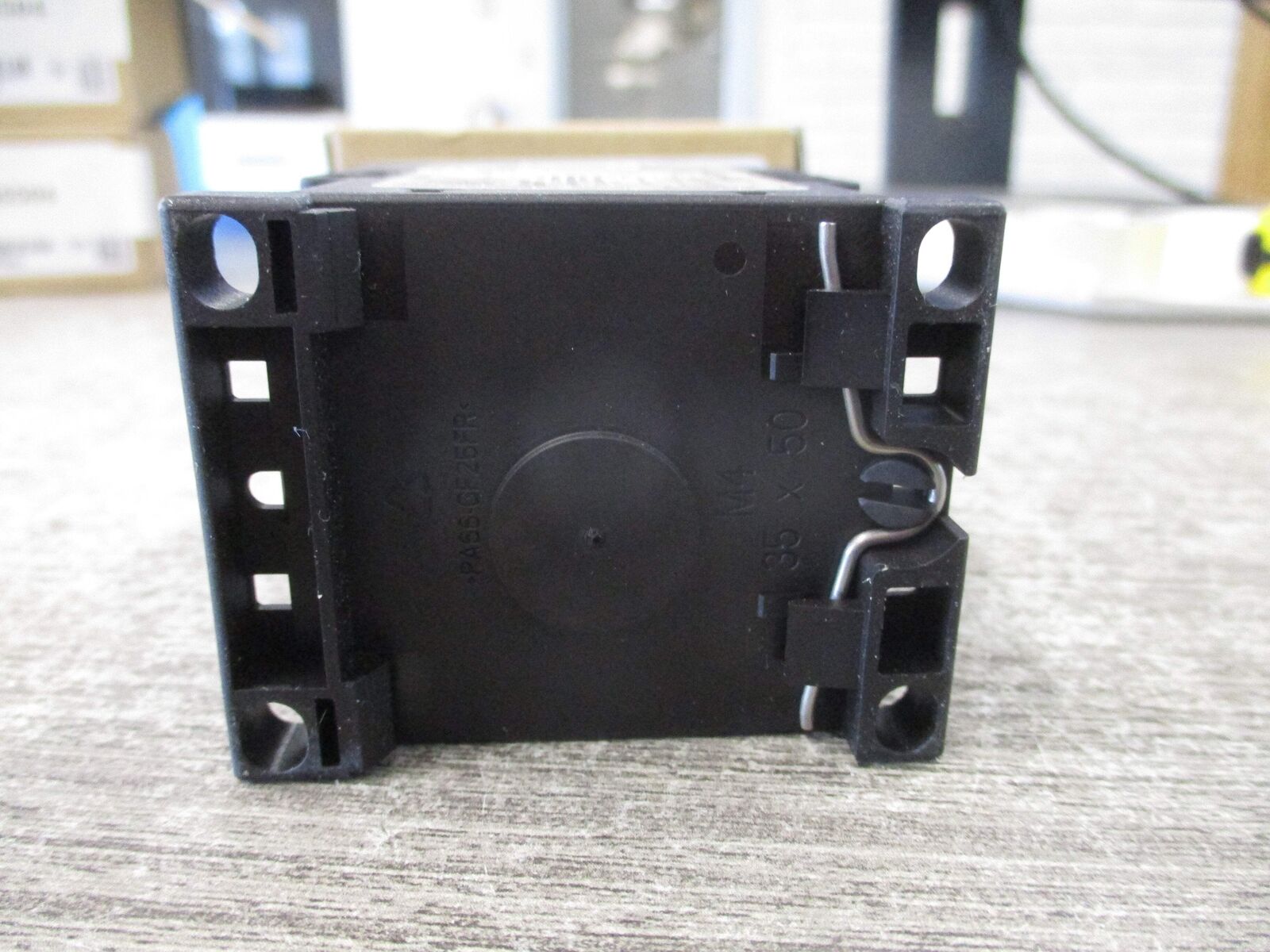 Siemens Contactor 3RT2015-1FB42 24VDC Coil New Surplus