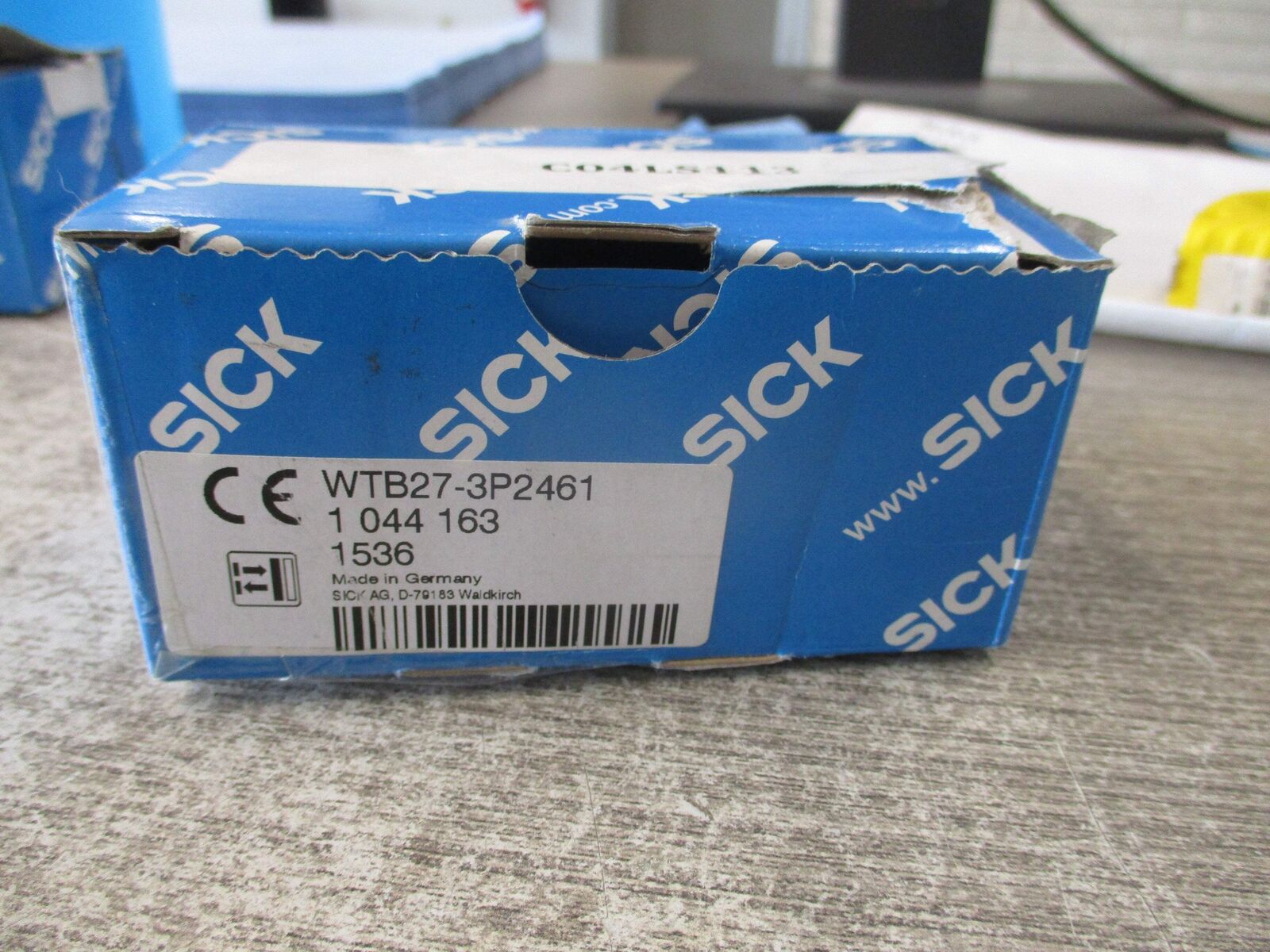 Sick Photoelectric Sensor WTB27-3P2461 New Surplus
