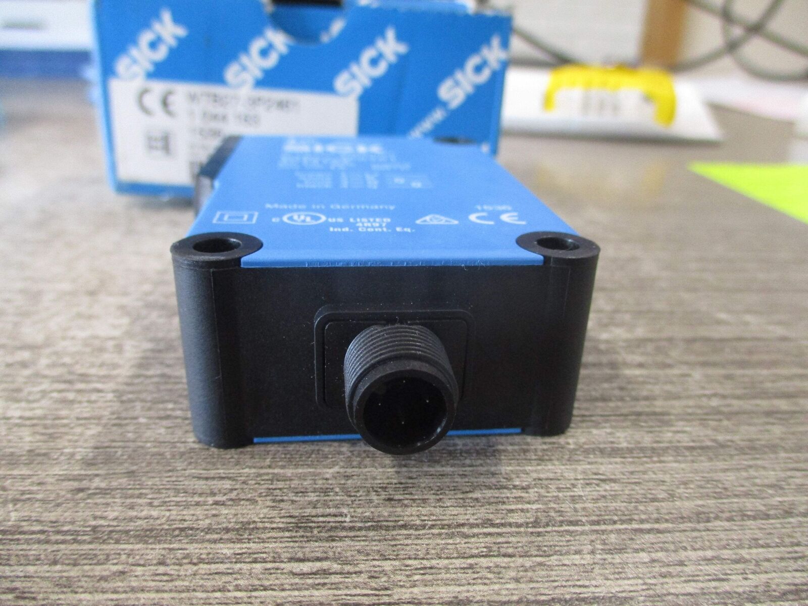 Sick Photoelectric Sensor WTB27-3P2461 New Surplus