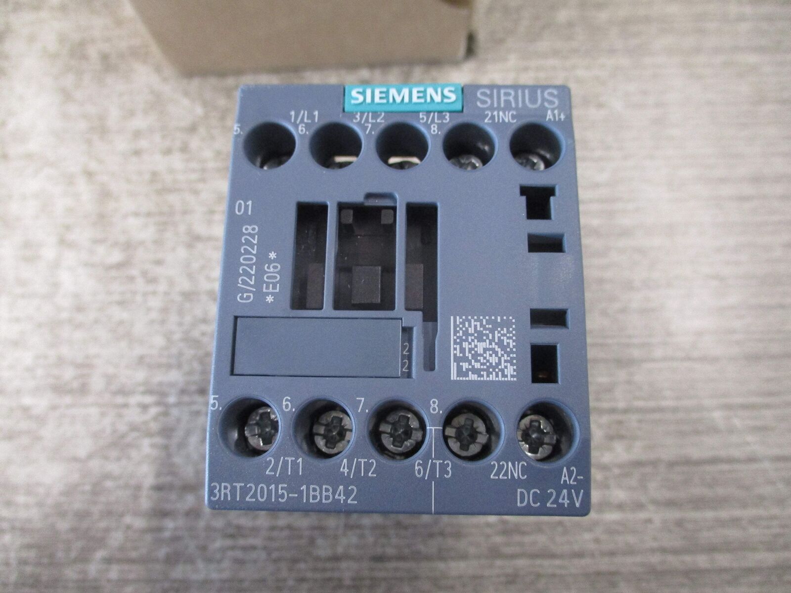 Siemens Contactor 3RT2015-1BB42 24VDC Coil New Surplus