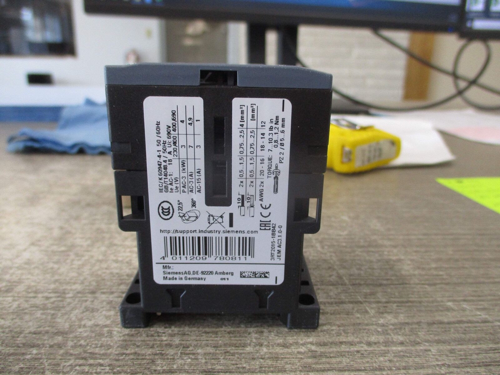 Siemens Contactor 3RT2015-1BB42 24VDC Coil New Surplus