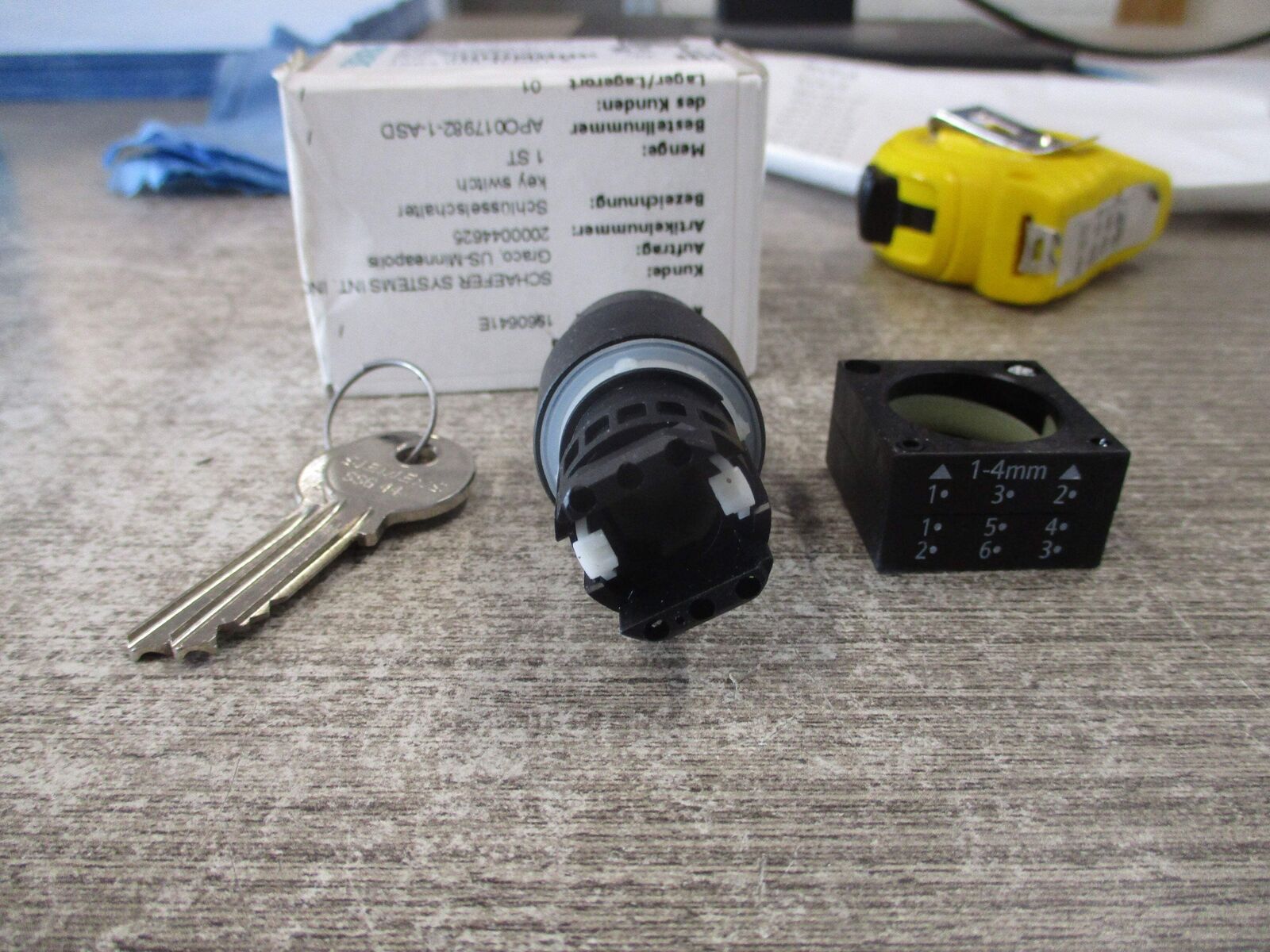Siemens Key Operated Switch 3SB3 000-4LD01-Z New Surplus