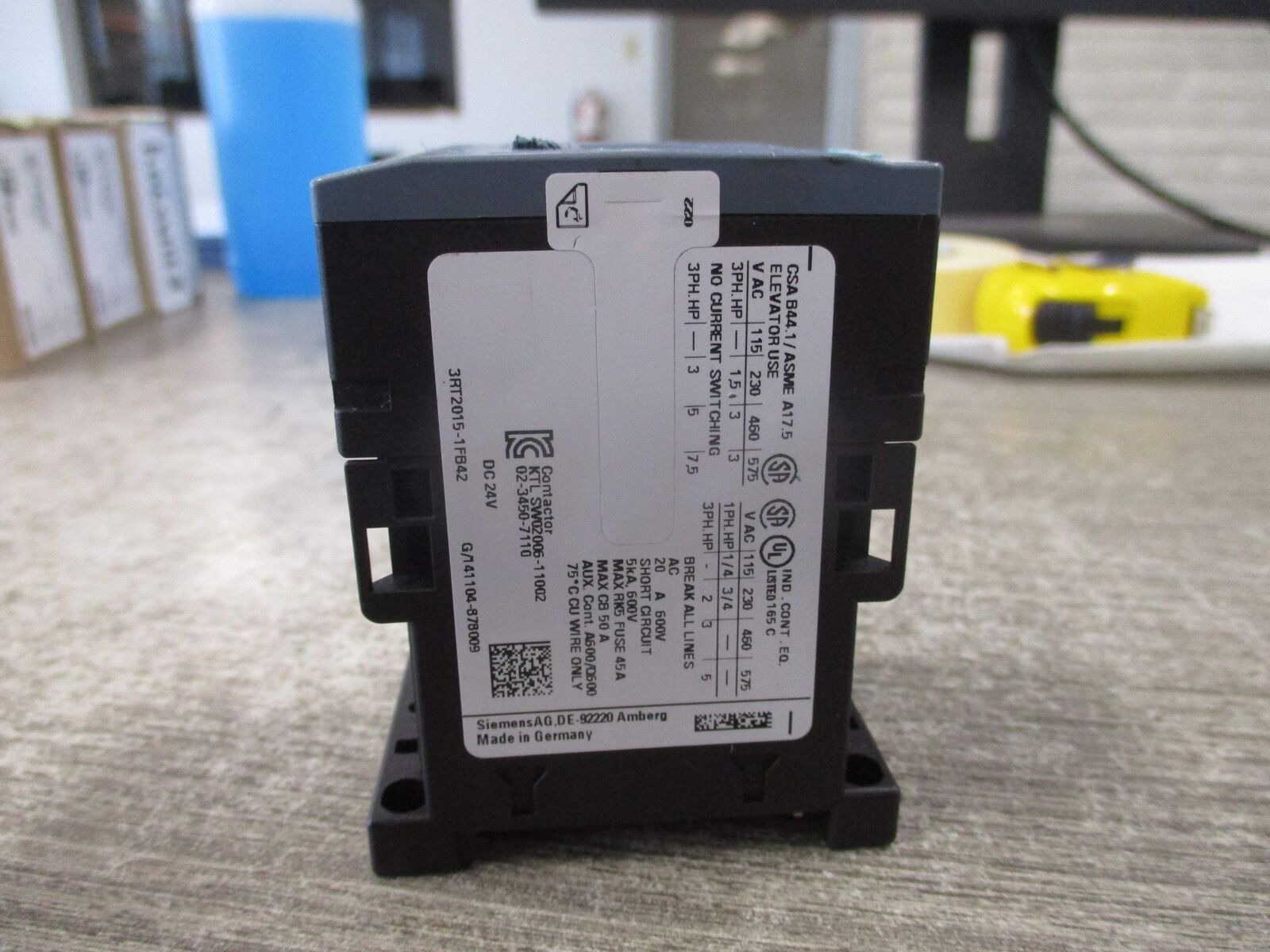 Siemens Contactor 3RT2015-1FB42 24VDC Coil New Surplus