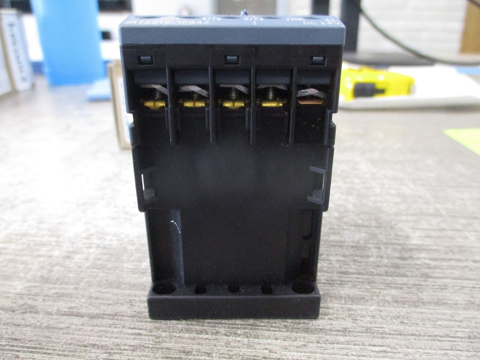 Siemens Contactor 3RT2015-1FB42 24VDC Coil New Surplus
