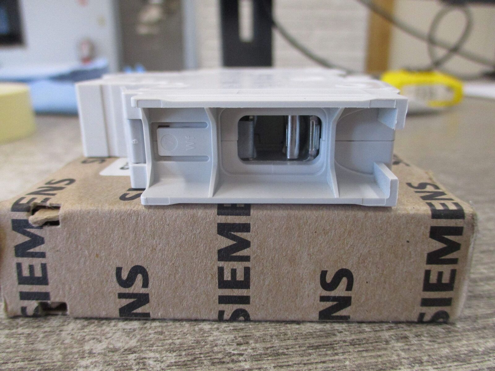 Siemens Circuit Breaker 5SJ4 110-7HG41 10A 1P New Surplus