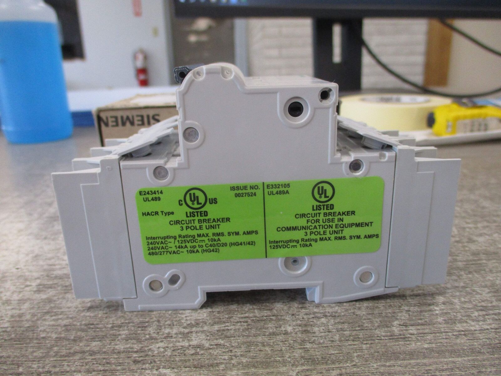 Siemens Circuit Breaker 5SJ4 318-7HG42 15A 480Y/277V 3P New Surplus