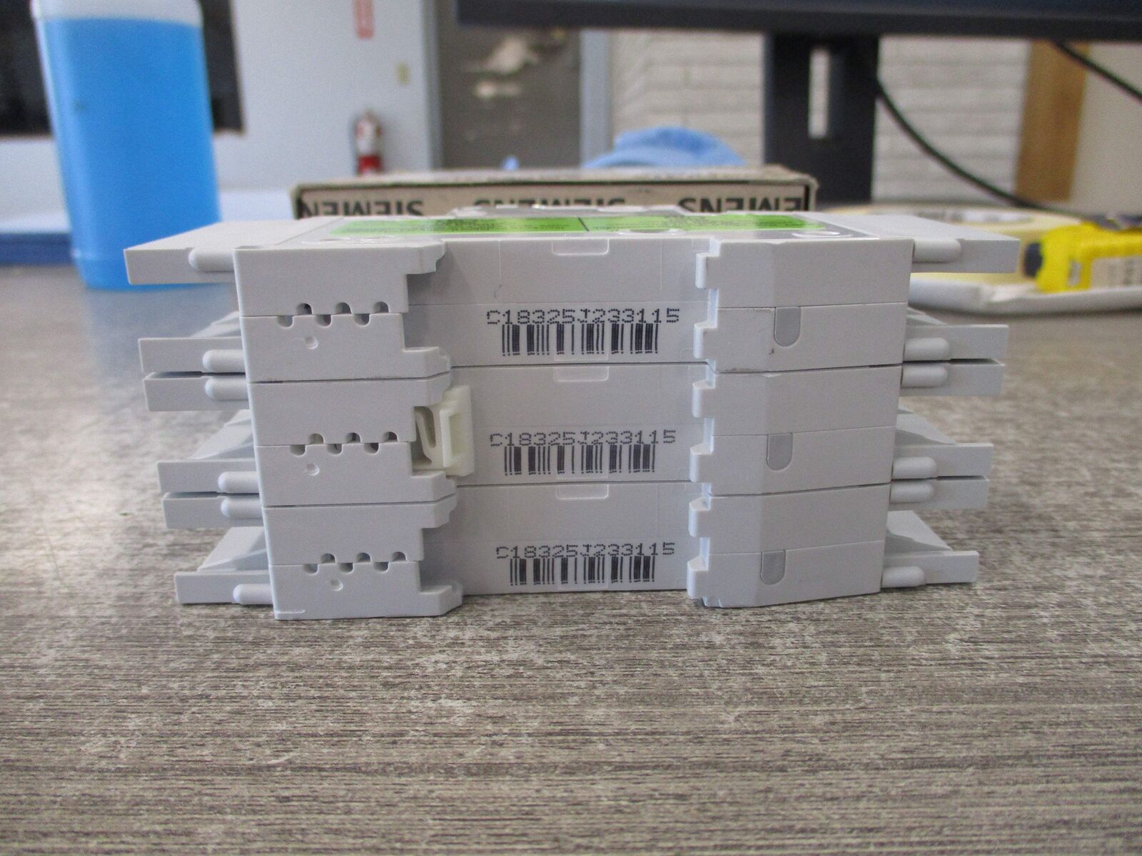 Siemens Circuit Breaker 5SJ4 318-7HG42 15A 480Y/277V 3P New Surplus