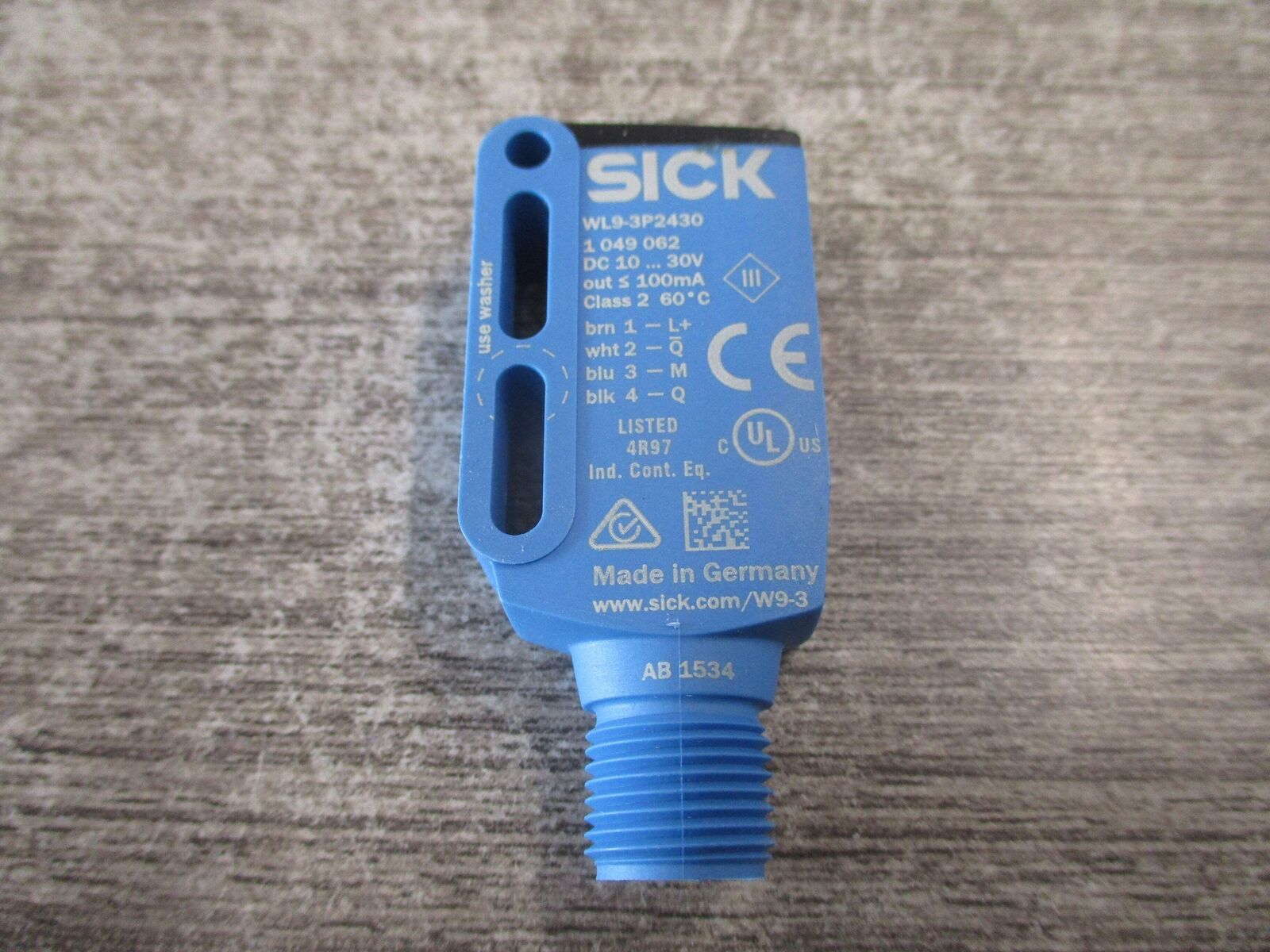 Sick Photoelectric Sensor WL9-3P2430 New Surplus