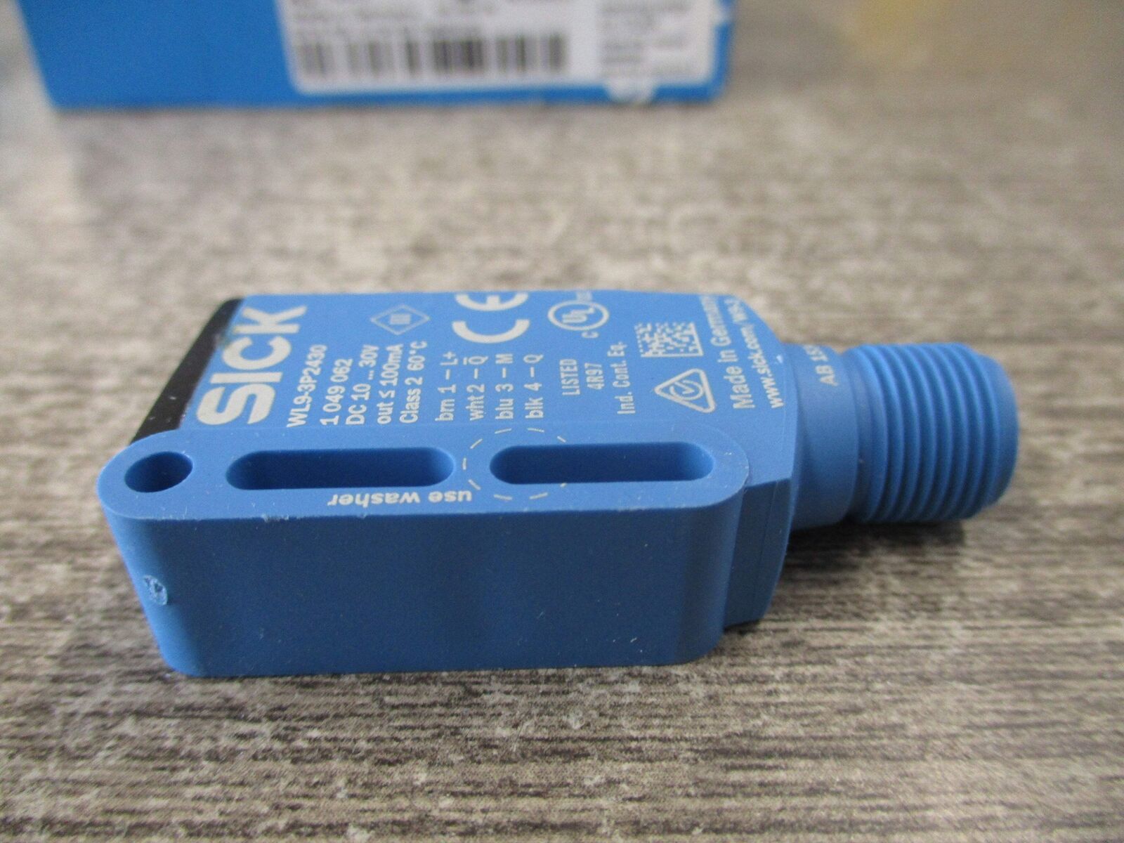 Sick Photoelectric Sensor WL9-3P2430 New Surplus