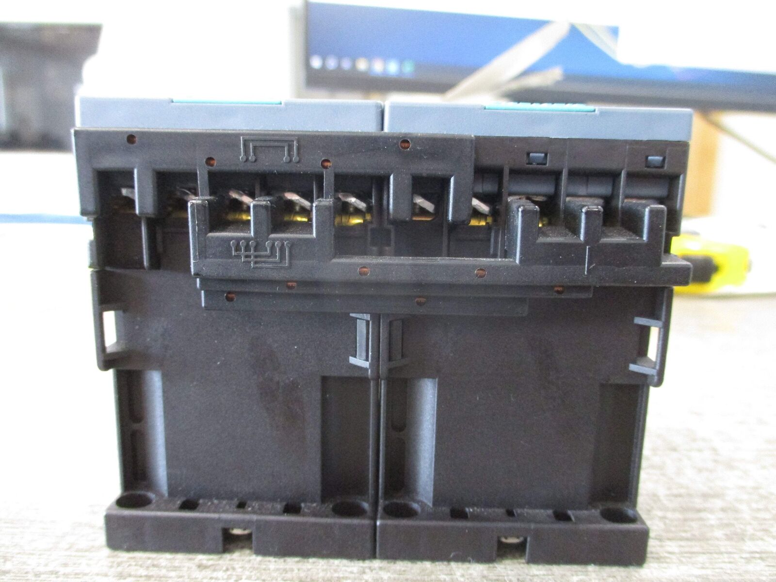 Siemens Reversing Contactor 3RA2315-8XB30-1FB4 24VDC Coil New Surplus