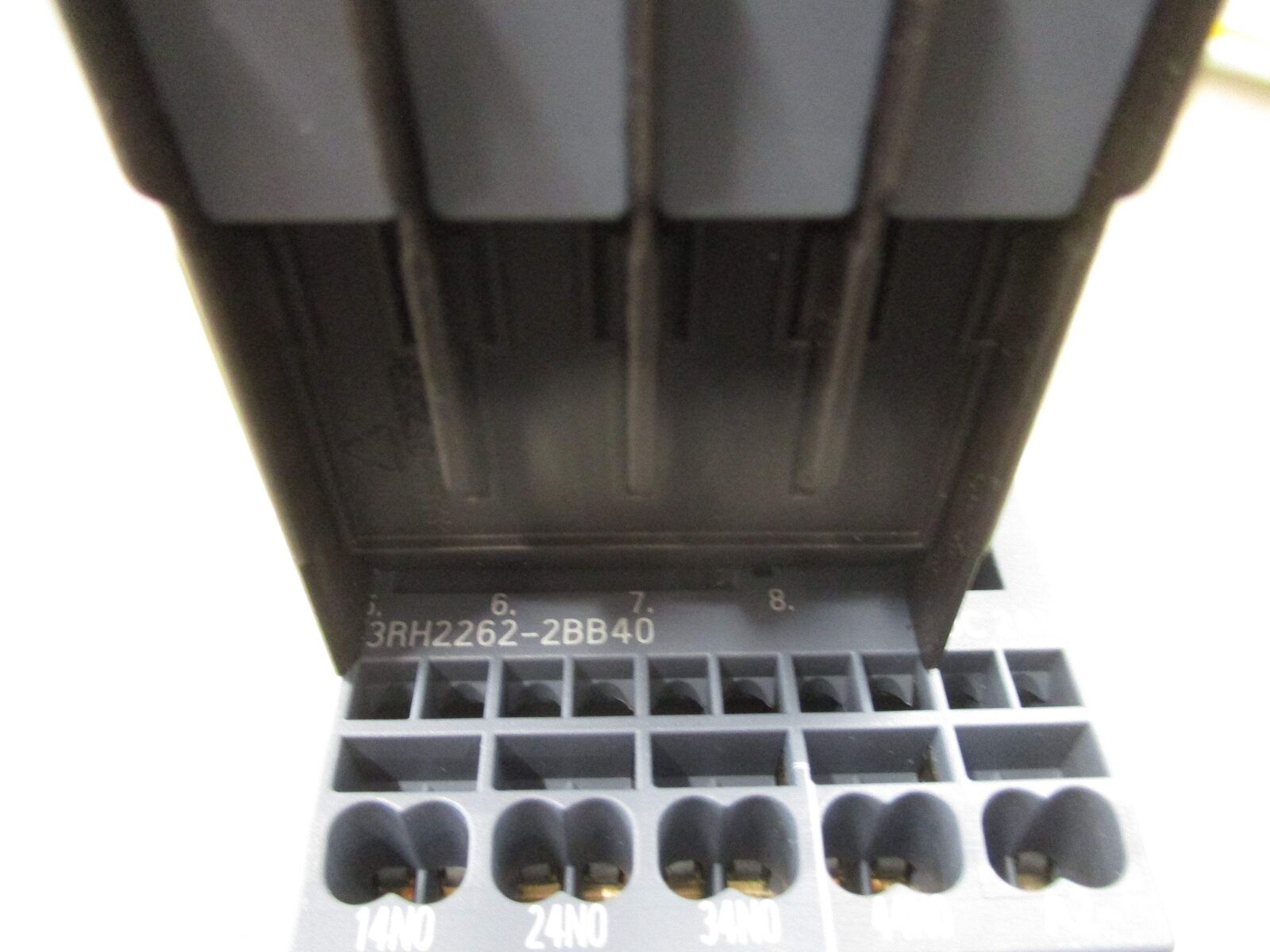 Siemens Contactor 3RH2262-2BB40 24VDC Coil New Surplus