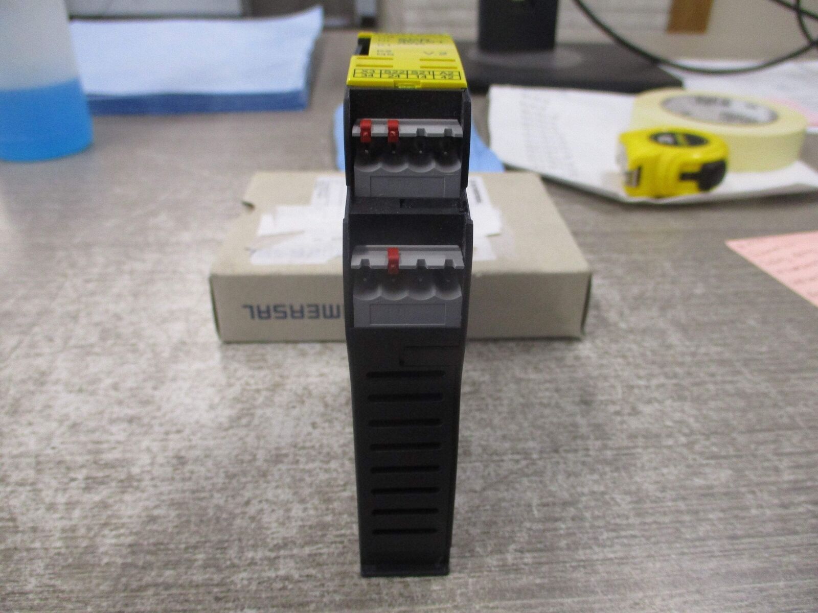 Schmersal Safety Relay 103002037 SRB301ST/CC-24V-(V.2) New Surplus