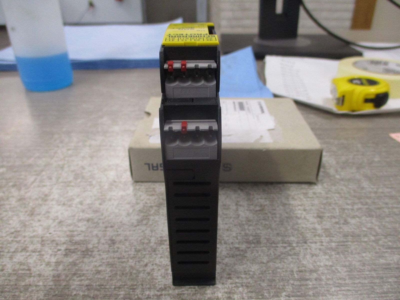 Schmersal Safety Relay 103002037 SRB301ST/CC-24V-(V.2) New Surplus