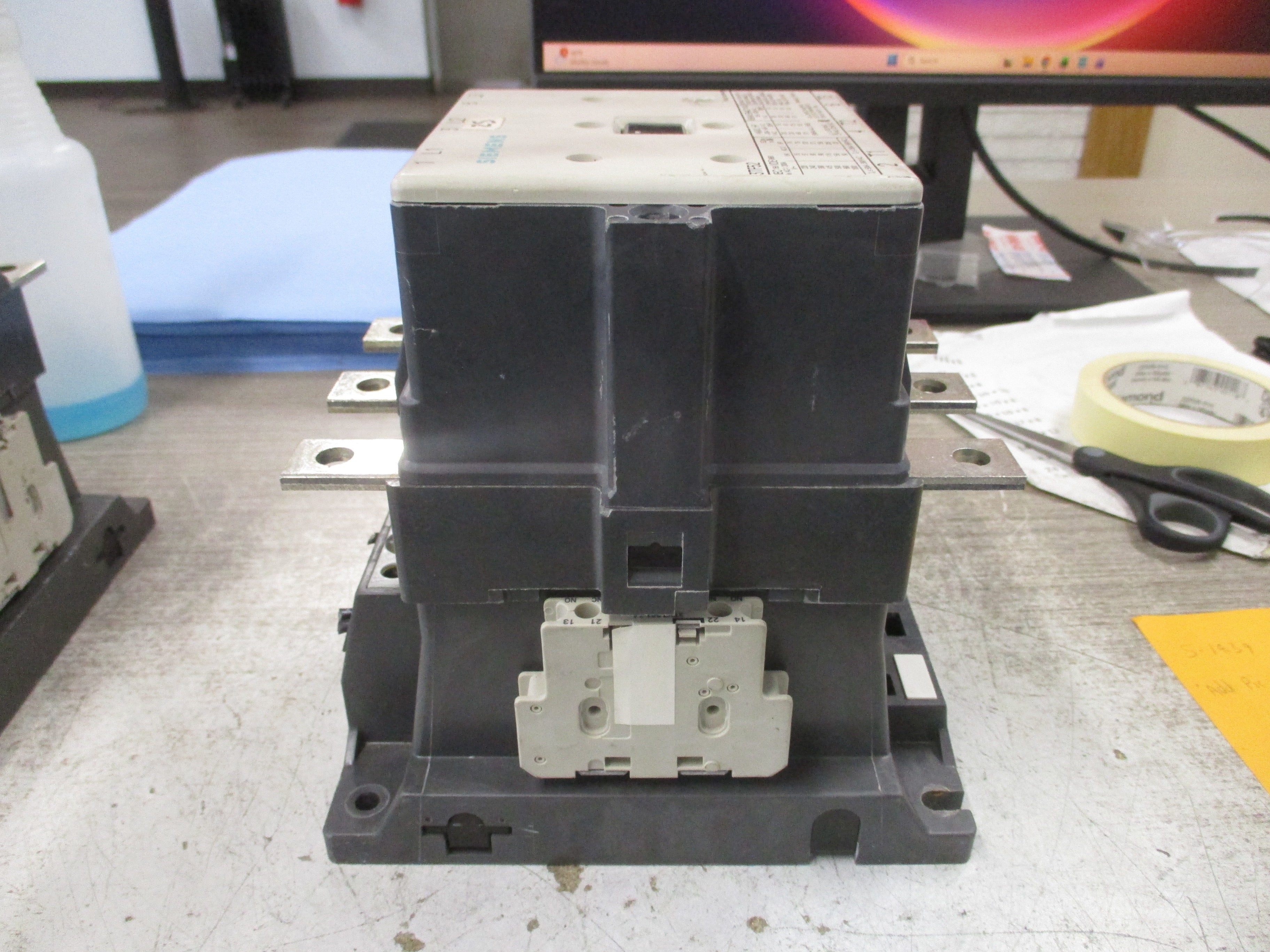 Siemens Contactor 3TF52 Size 4 135A 600V 460V Coil Used