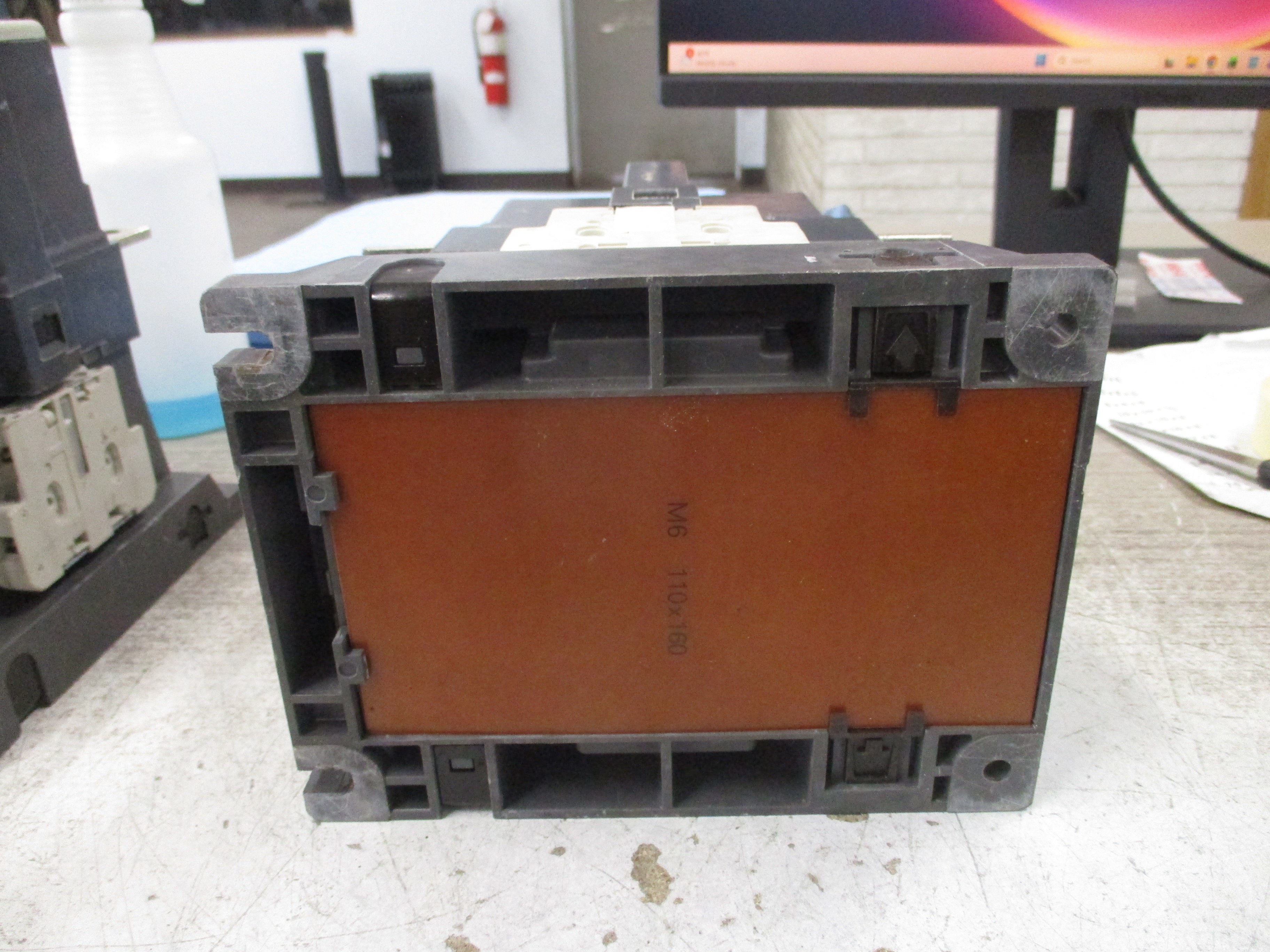 Siemens Contactor 3TF52 Size 4 135A 600V 460V Coil Used