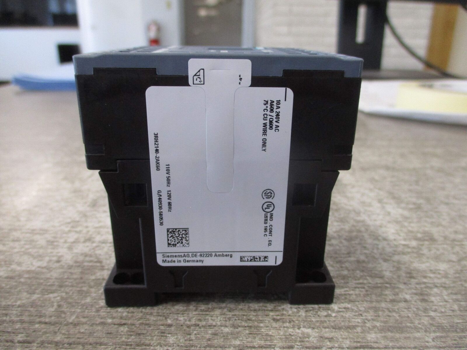 Siemens Contactor 3RH2140-2AK60 120V coil 10A * No Din-Rail Mount * New Surplus