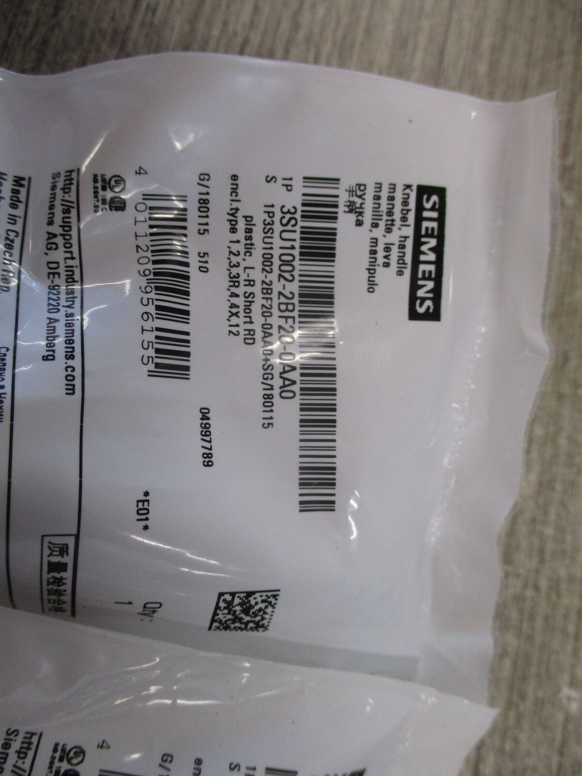 Siemens Selector Switch 3SU1002-0BF20-0AA0 Type 3R,4X,12 Enclosure * Lot of 5 *