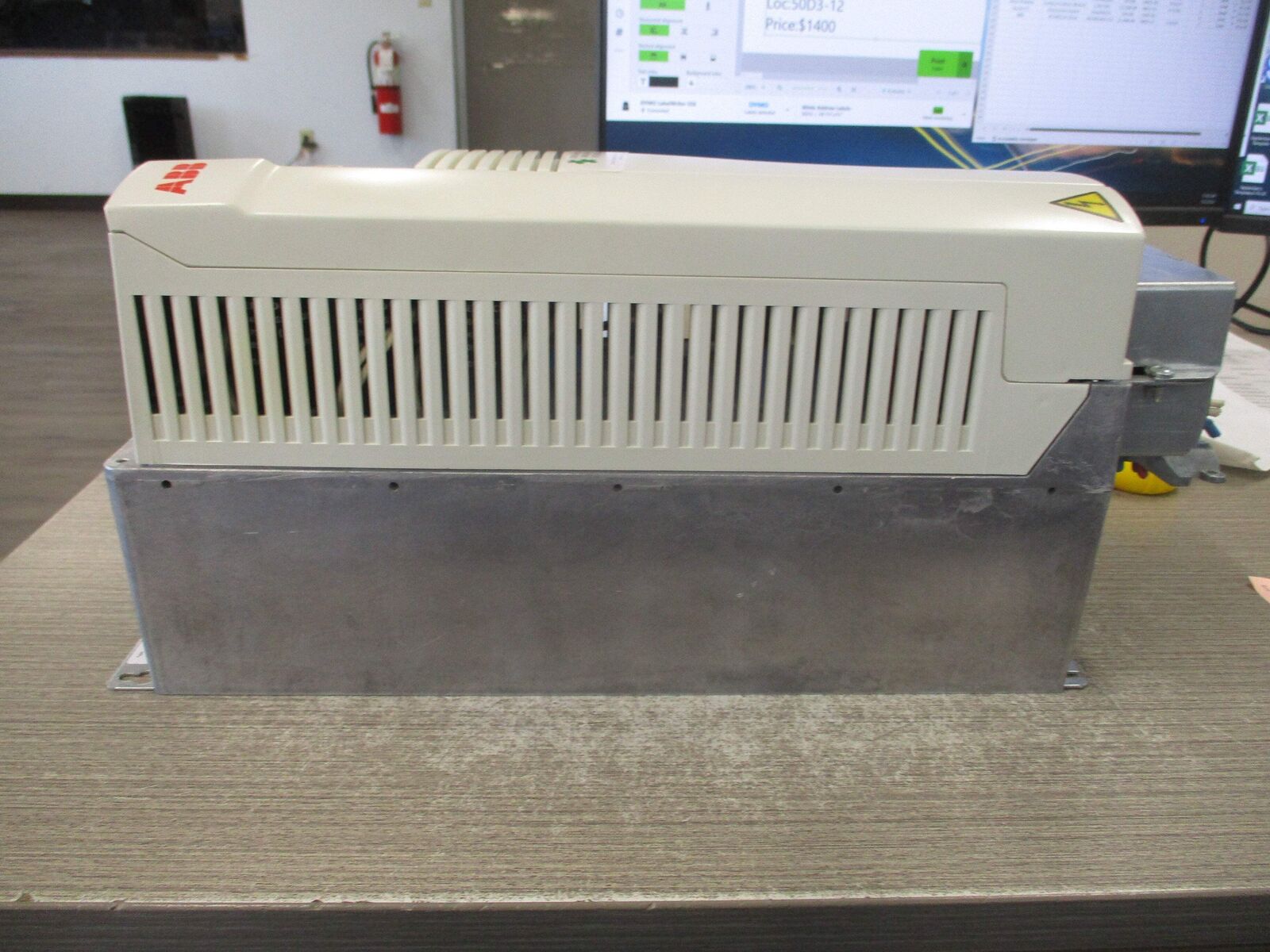 ABB ACH401 AC Drive ACH401601132 15HP 3Ph Input: 3PH / 380-480V / 21.5A/A / 48-6