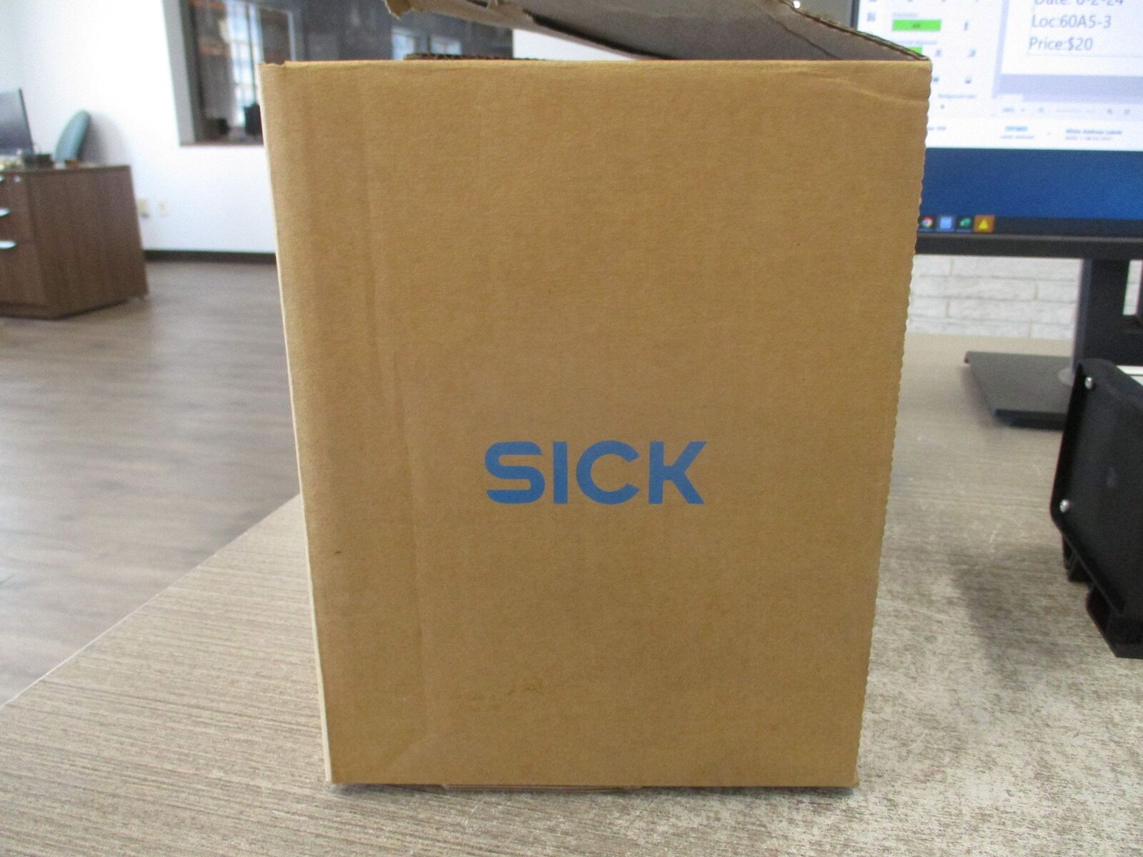 Sick MUX400-0000 Scanner Barcode Multiplexer 1 026 219 SW: V1.00 New Surplus