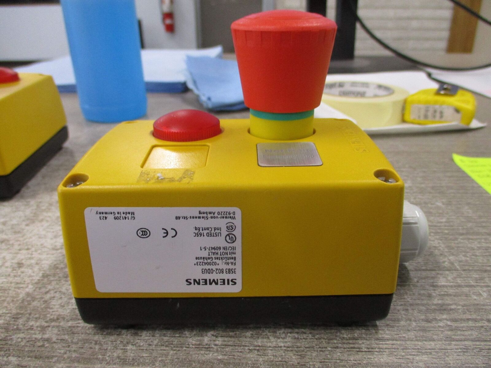 Siemens Non-Halt E-Stop Station 3SB3 802-0DU3 Used