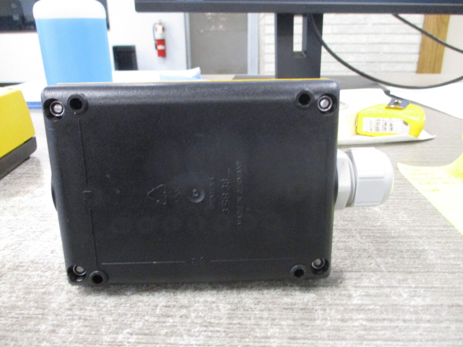 Siemens Non-Halt E-Stop Station 3SB3 802-0DU3 Used