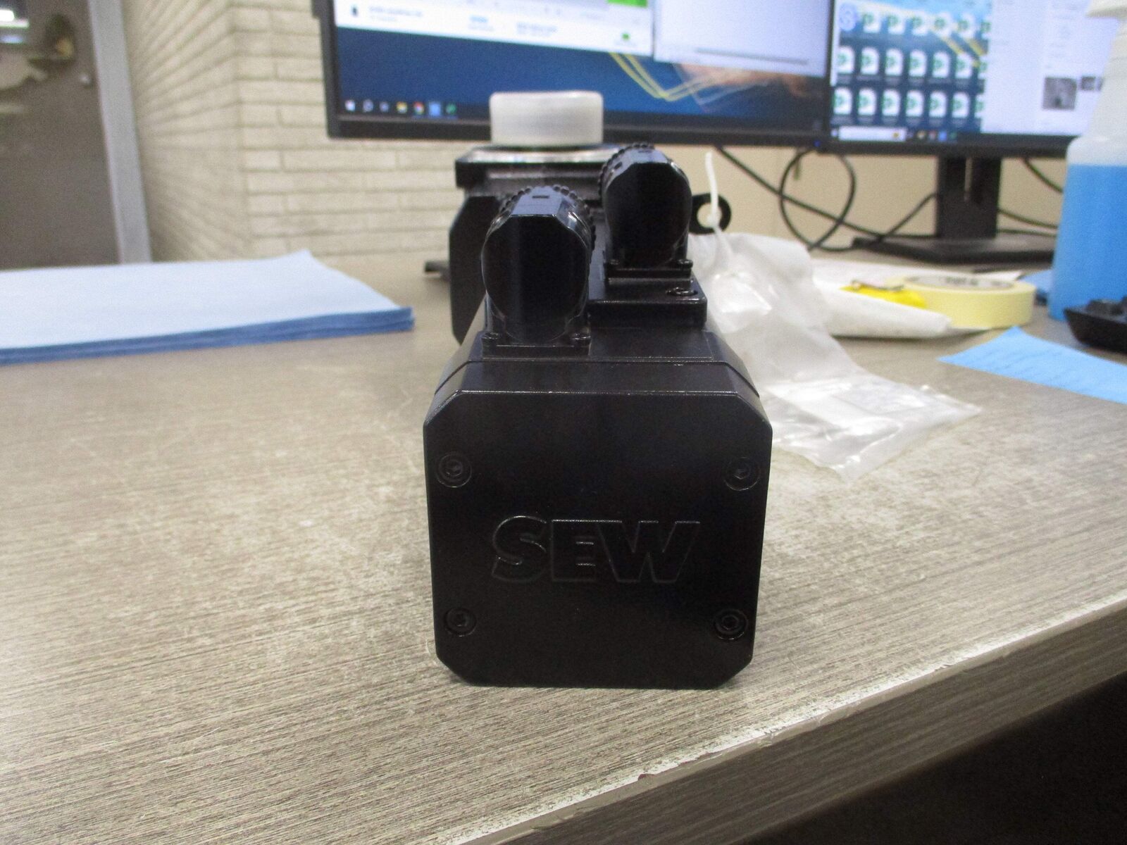 Sew-Eurodrive DC Servo Gearmotor BSHF202 DS56H/B/TF/RH1M/SB10 3000RPM Ratio 4:1