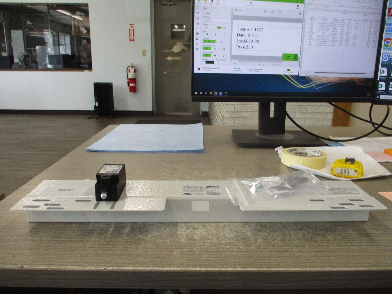 Richter Cabinet Lighting 101789 LL14-SK-R-UVG-E3-UL 100-240V 50/60Hz 14W New Sur