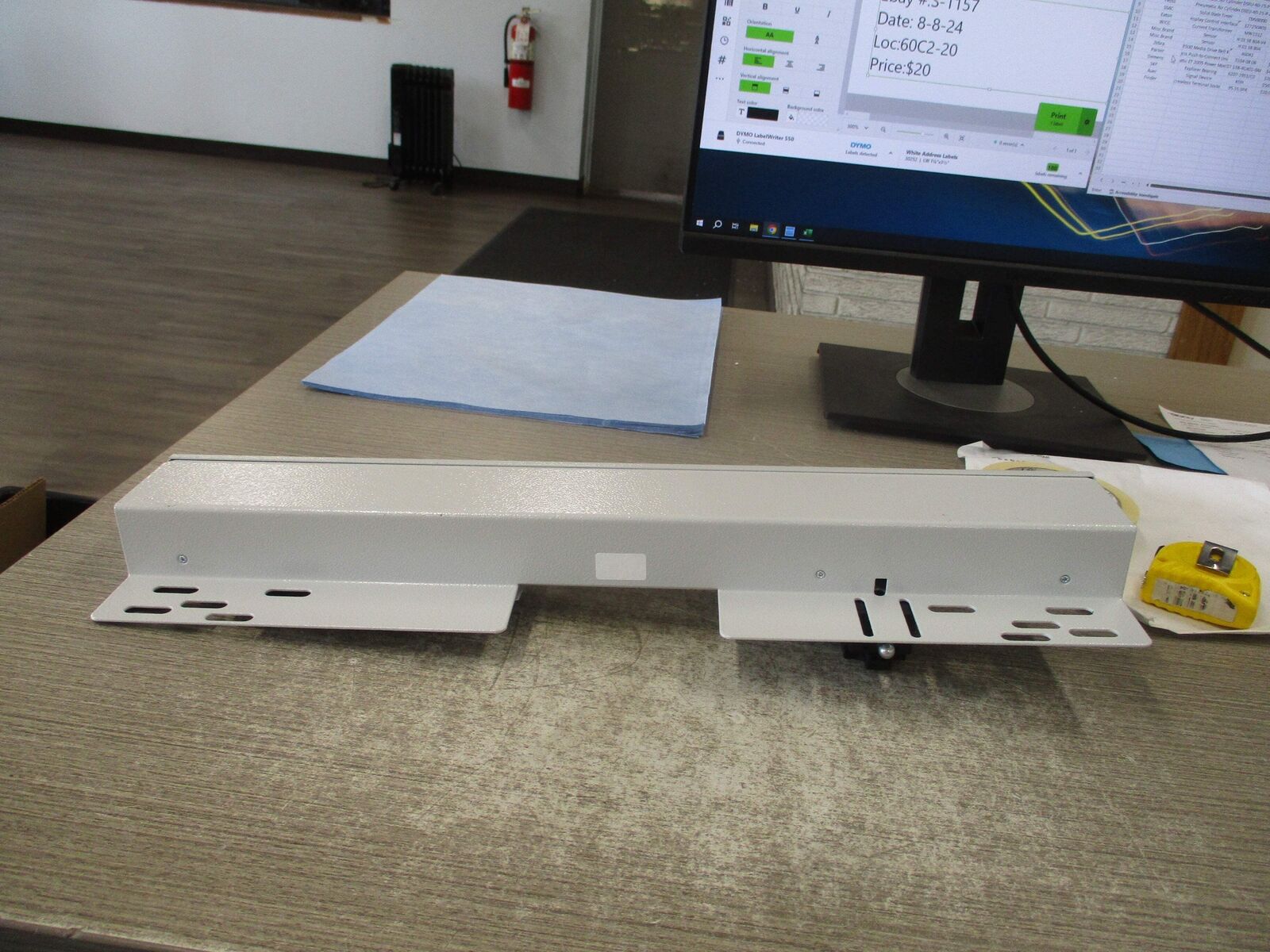 Richter Cabinet Lighting 101789 LL14-SK-R-UVG-E3-UL 100-240V 50/60Hz 14W New Sur