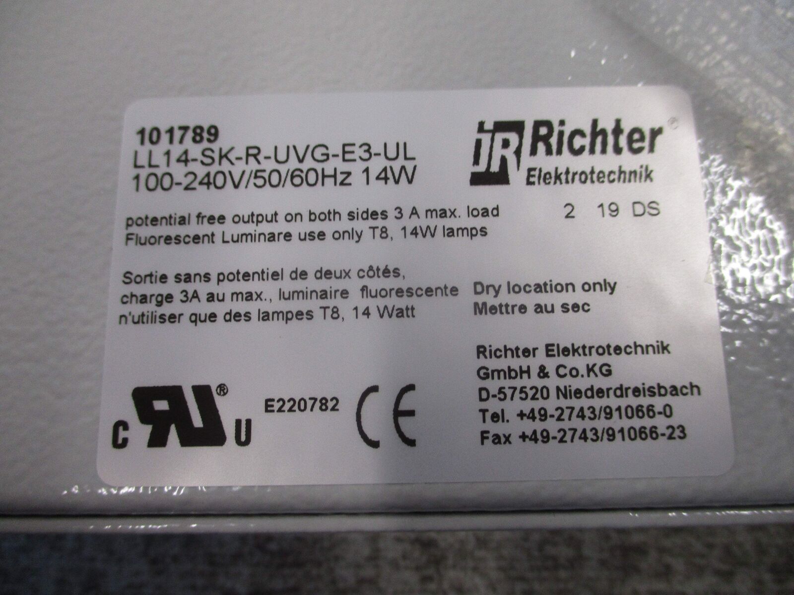 Richter Cabinet Lighting 101789 LL14-SK-R-UVG-E3-UL 100-240V 50/60Hz 14W New Sur