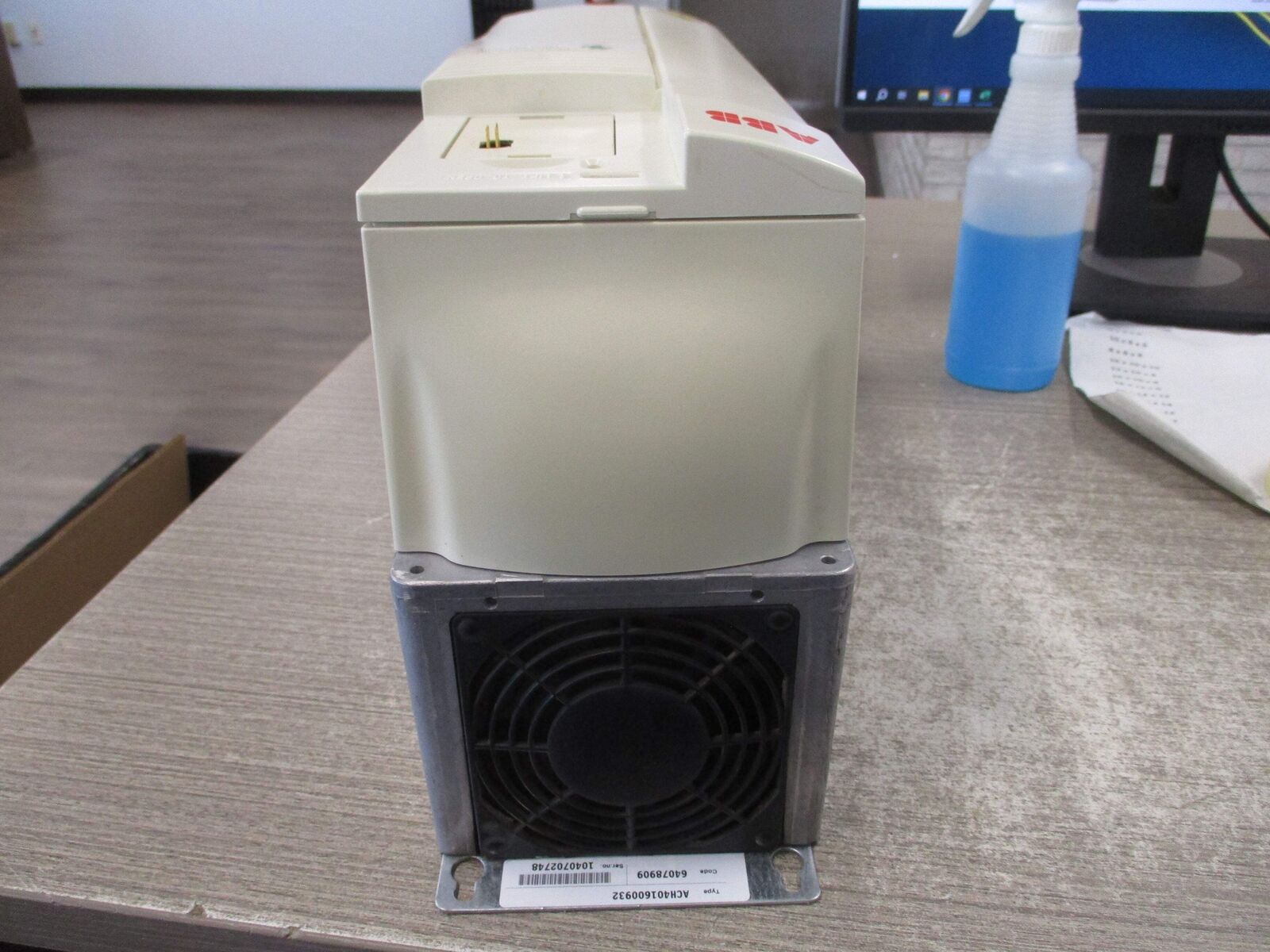 ABB ACH401 AC Drive ACH401600932 10 HP 3Ph Input: 380-480 V 14.8 A 48-63 Hz Outp