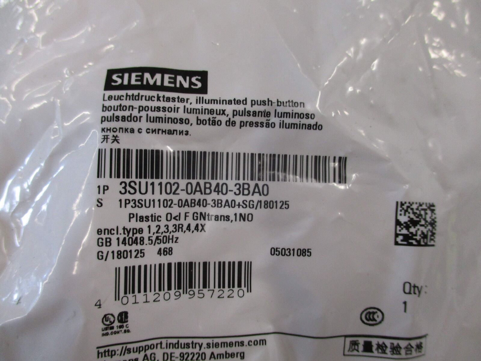 Siemens Illuminated Pushbutton 3SU1102-0AB40-3BA0 Type 3R/4X Enclosure Green New