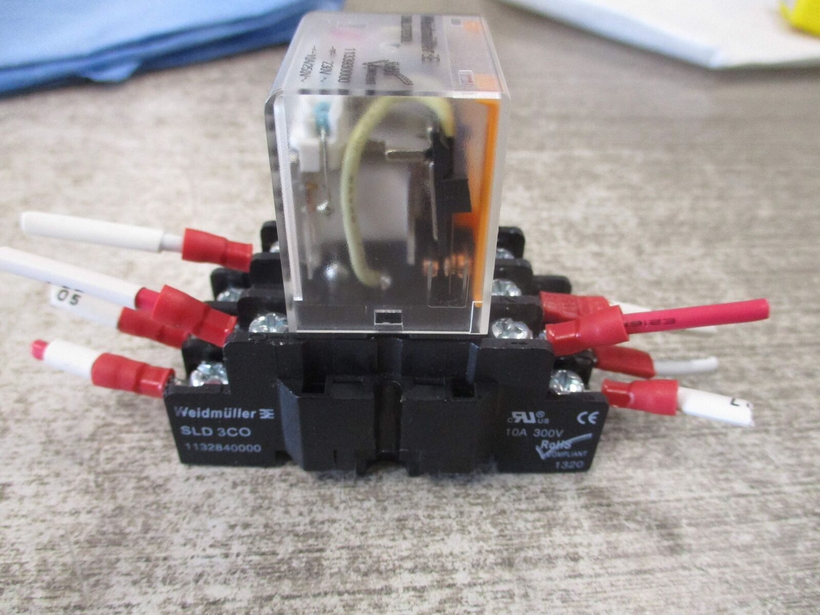 Weidmuller DRL 370730L Relay 1133930000 230V Coil W/Base Used