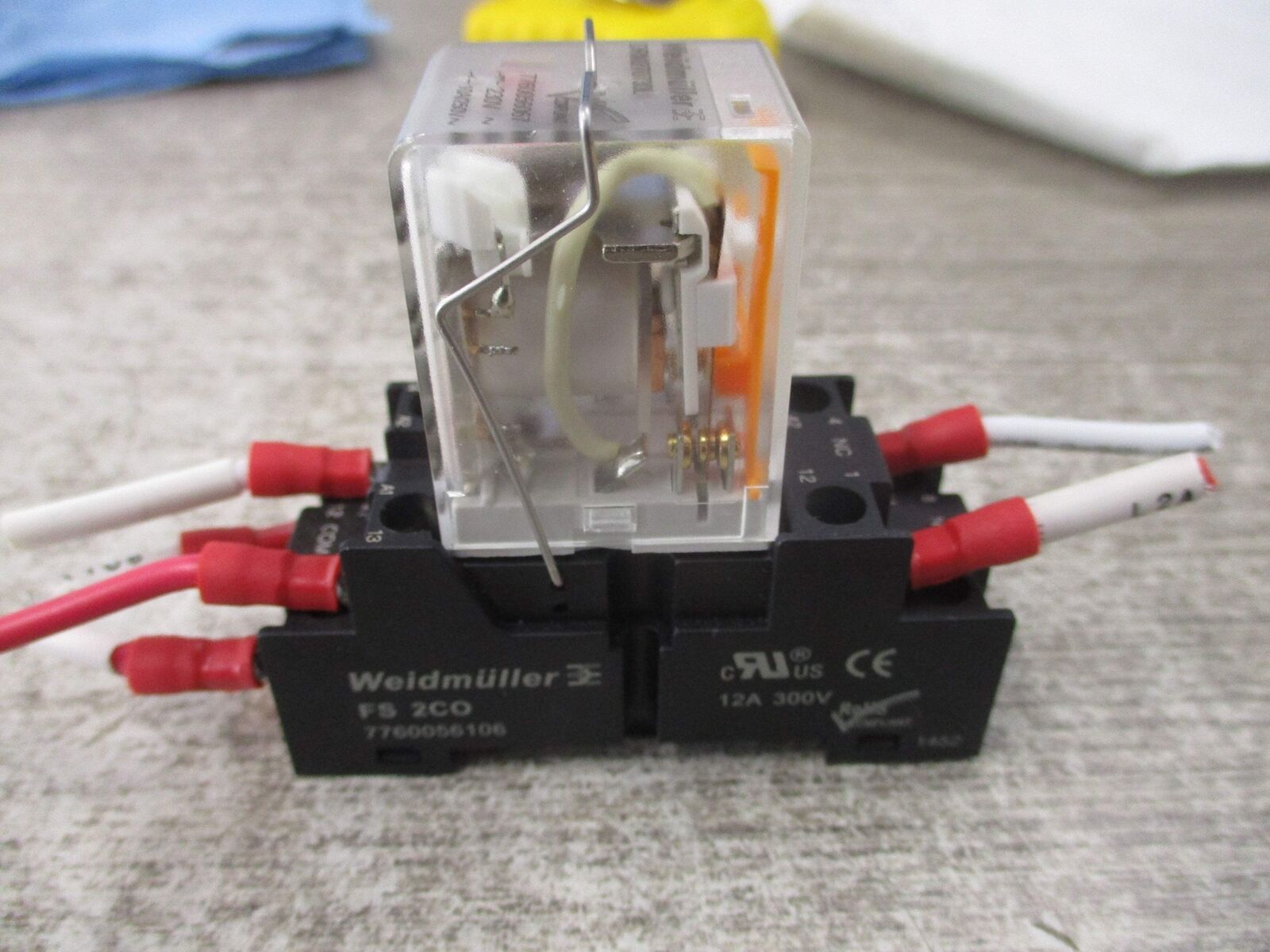 Weidmuller DRM270730L Relay 7760056067 230V Coil W/Base Used