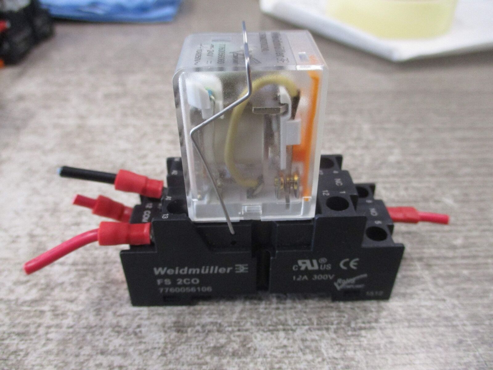 Weidmuller DRM270024L Relay 7760056060 24VDC Coil W/Base Used
