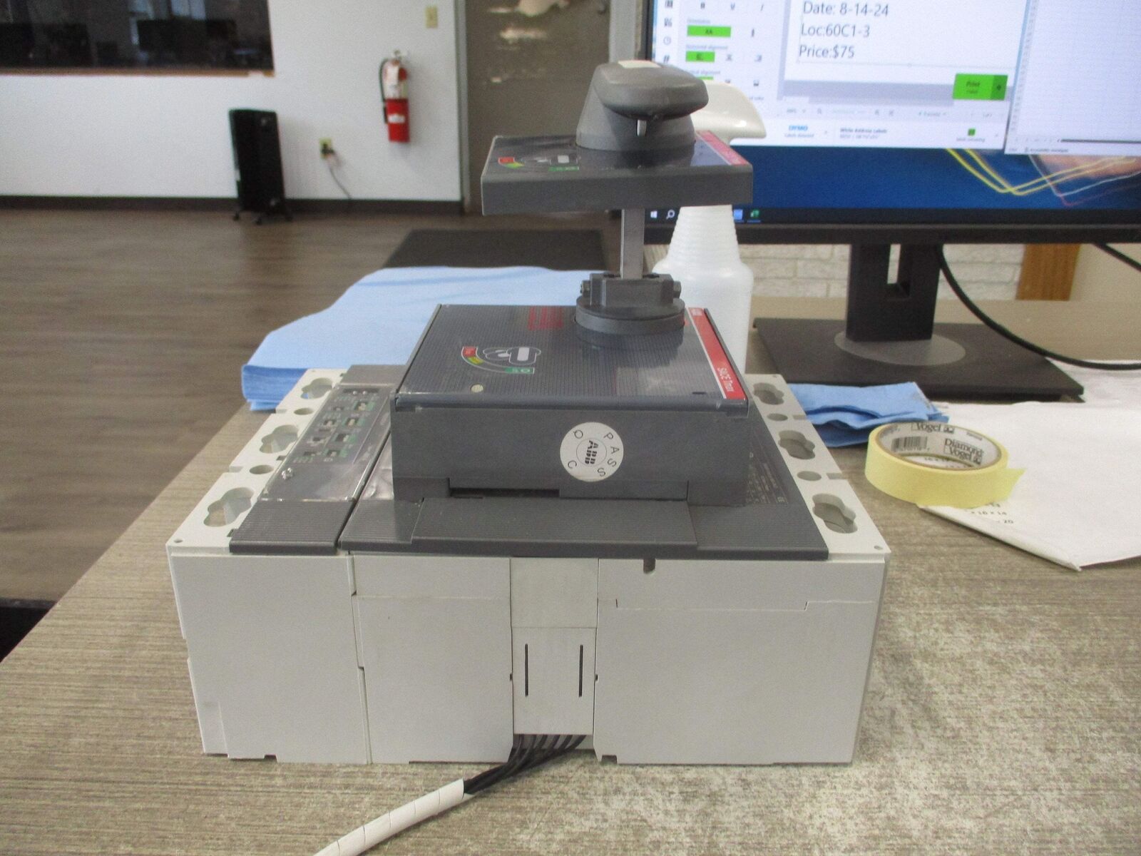 ABB SACE Tmax Breaker Disconnect T6L 800 PR222DS/P 800A 600V 3P Used