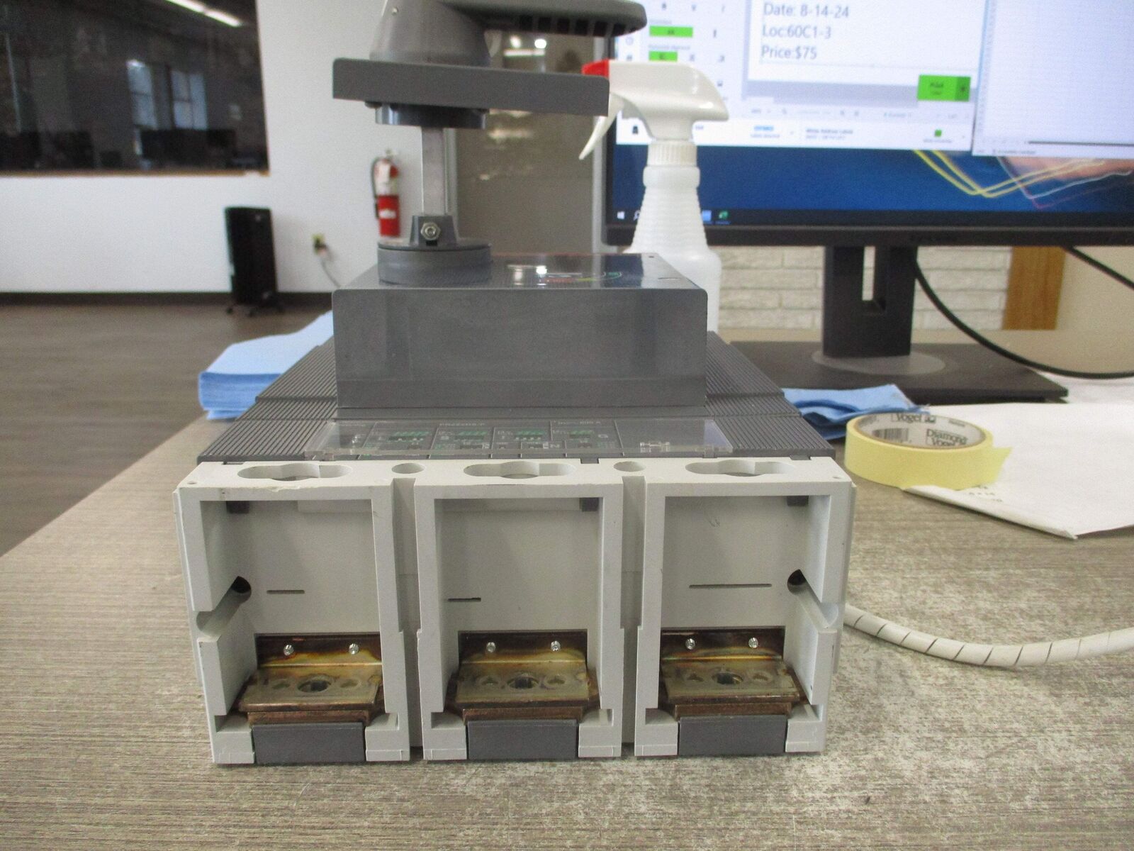 ABB SACE Tmax Breaker Disconnect T6L 800 PR222DS/P 800A 600V 3P Used