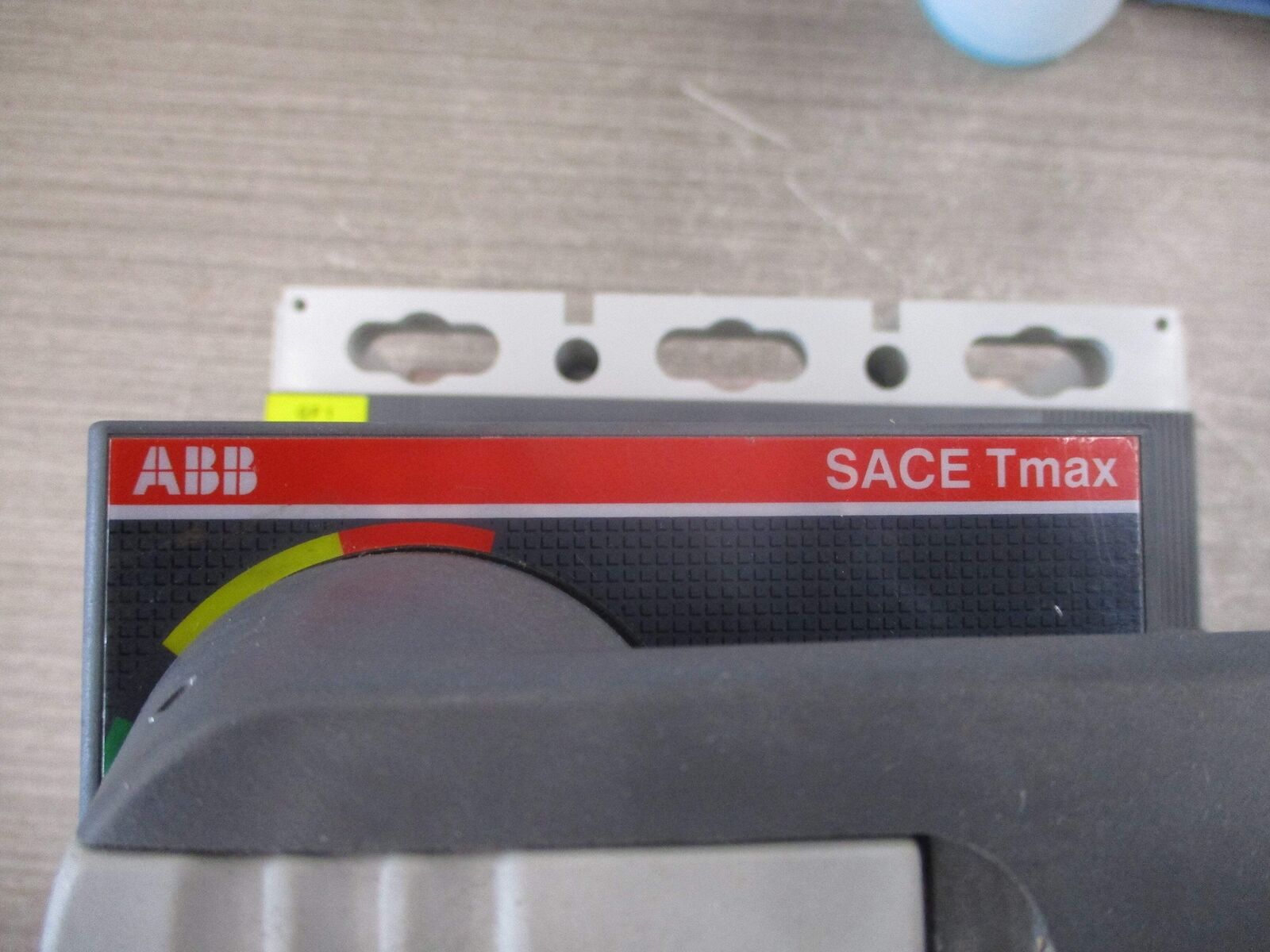 ABB SACE Tmax Breaker Disconnect T6L 800 PR222DS/P 800A 600V 3P Used
