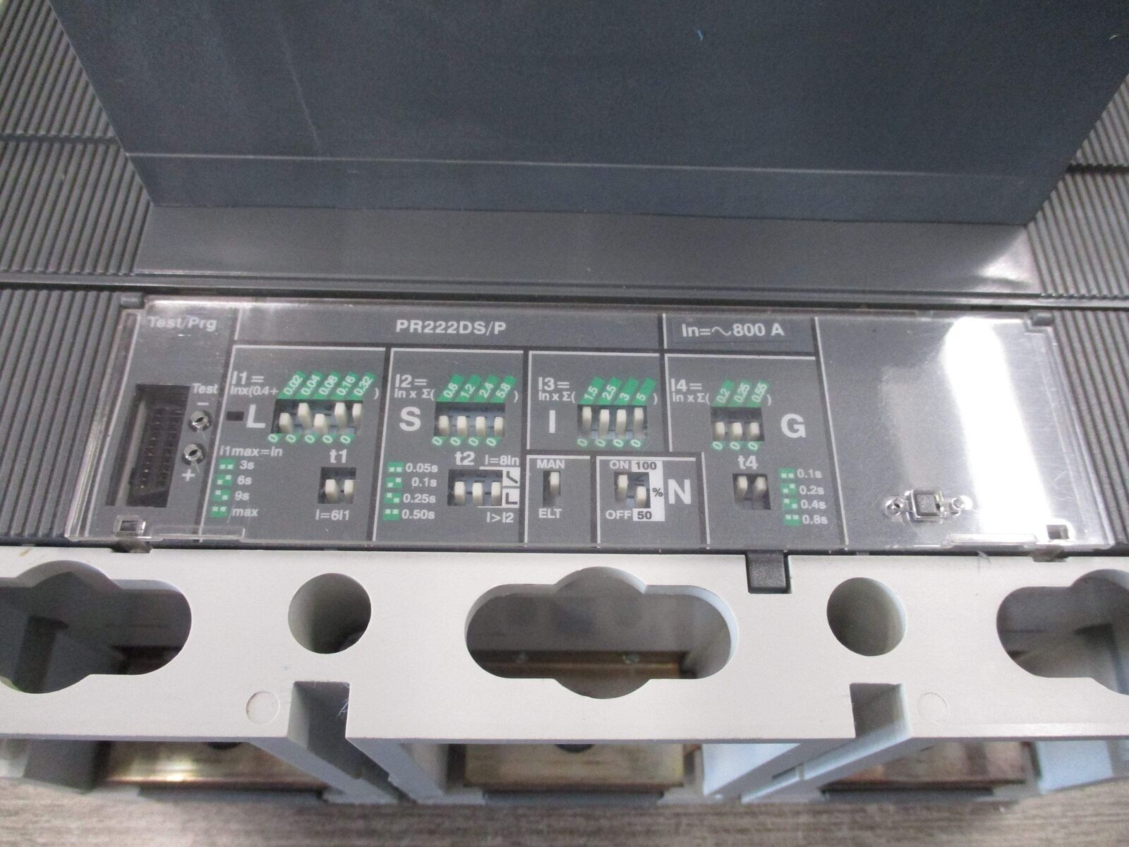 ABB SACE Tmax Breaker Disconnect T6L 800 PR222DS/P 800A 600V 3P *Dented Case* Us