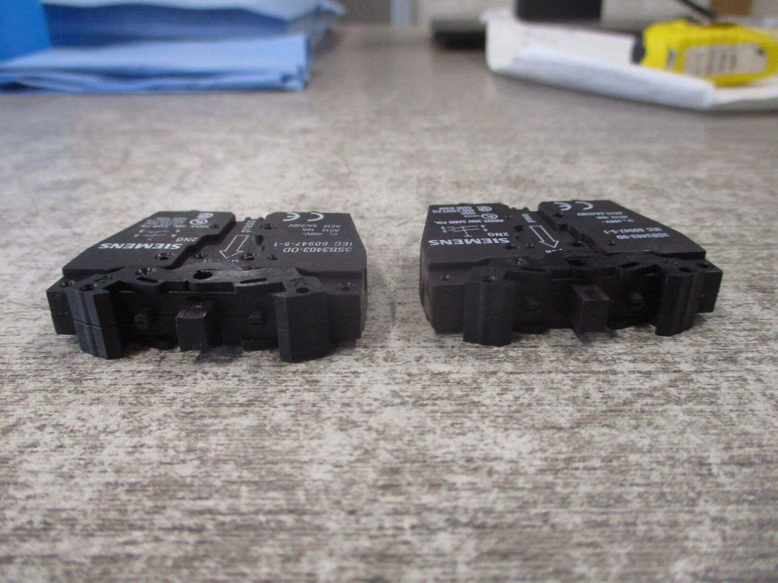 Siemens Actuator Contact Block 3SB3403-OD *Lot of 2* Used