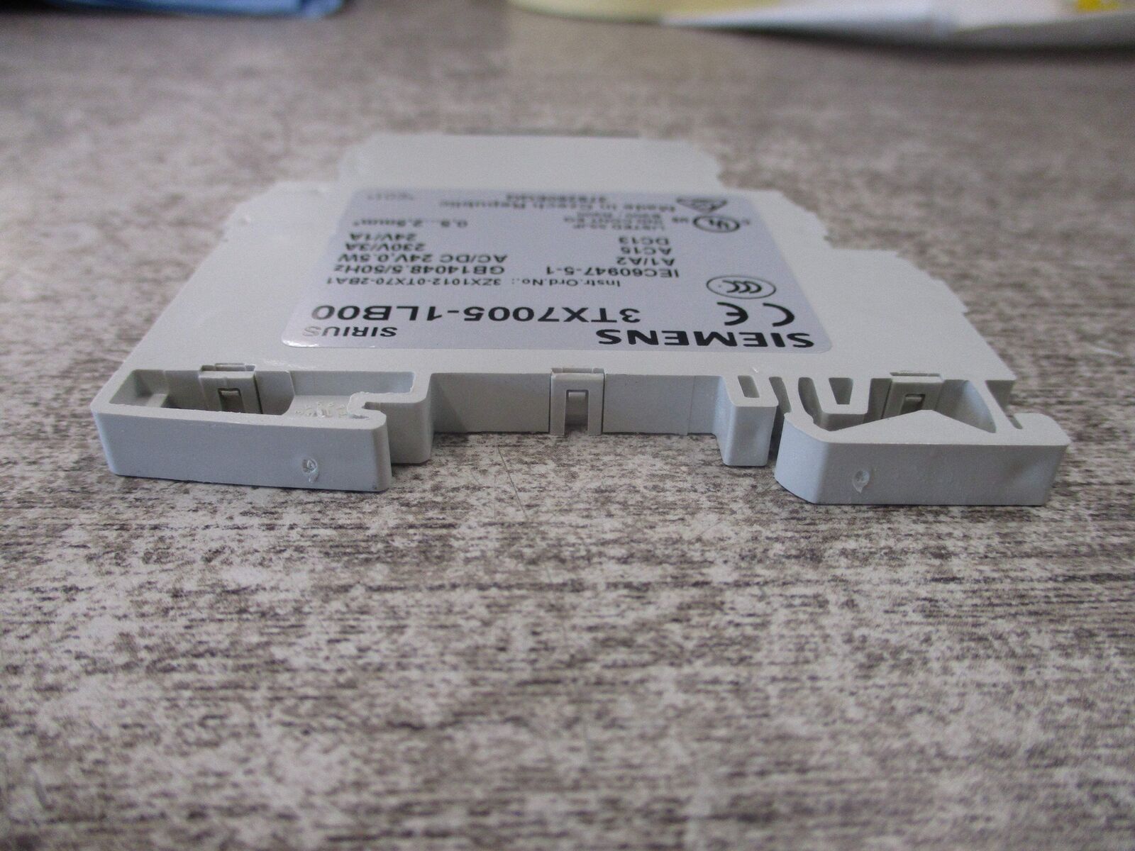 Siemens Sirius Output Coupling Link 3TX7005-1LB00 24V AC/DC 230VAC * No Box * Ne