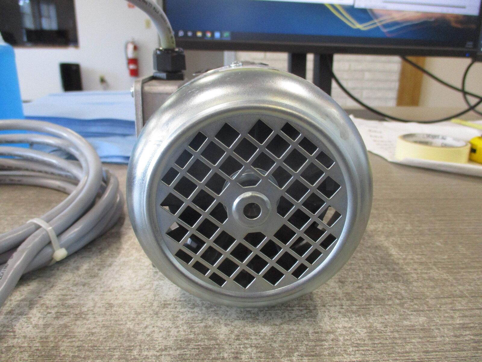 NERIMOTORI Motor T63C6 280/480V 60Hz 0.22HP 0.16kW 1060RPM 1.2/0.7A Used