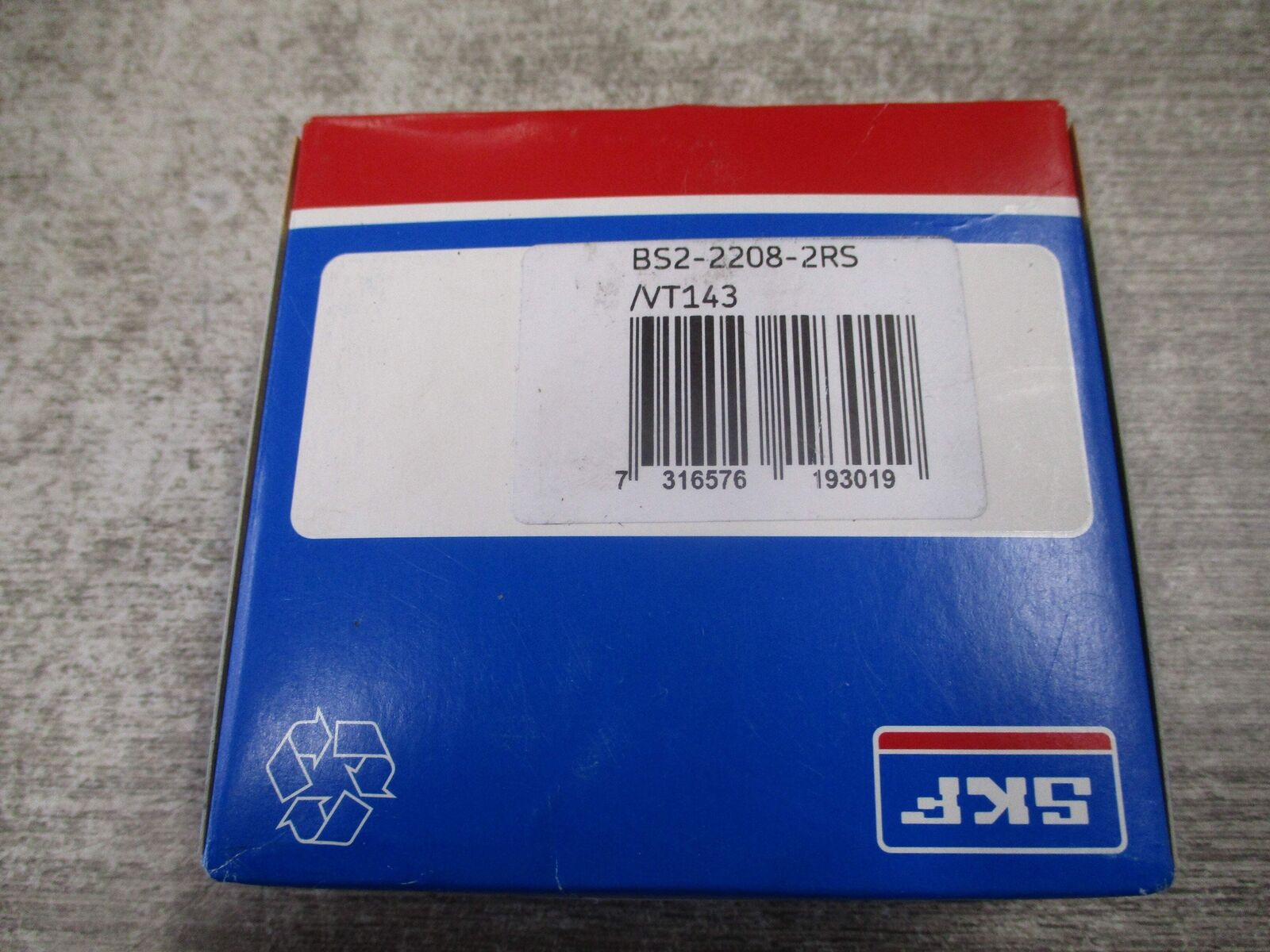 SKF Explorer Bearing BS2-2208-2RS/VT143 New Surplus