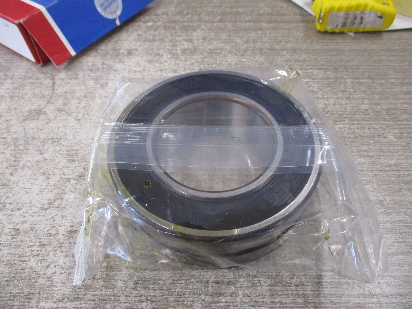 SKF Explorer Bearing BS2-2212-2RS/VT143 New Surplus