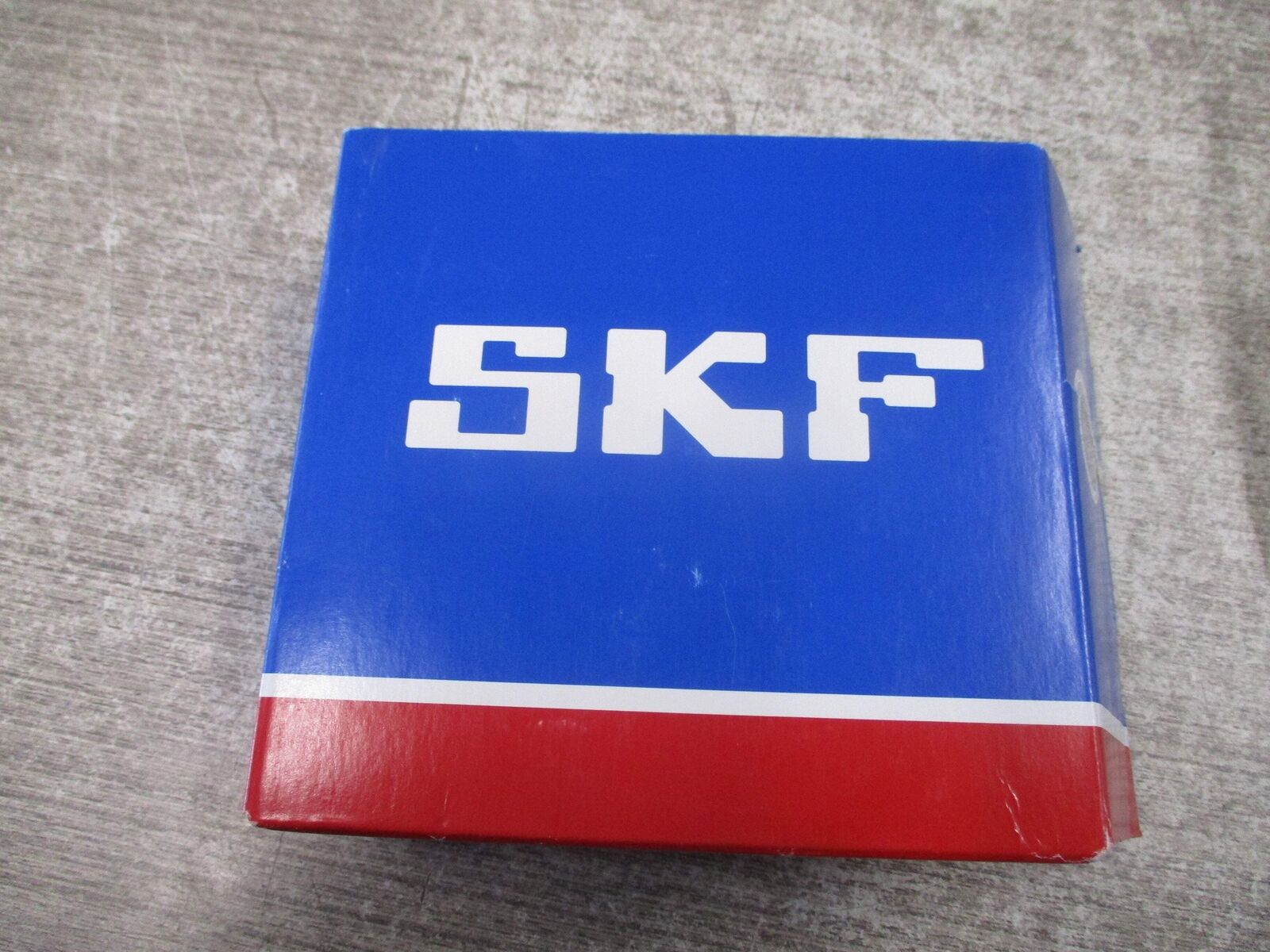 SKF Explorer Bearing BS2-2212-2RS/VT143 New Surplus