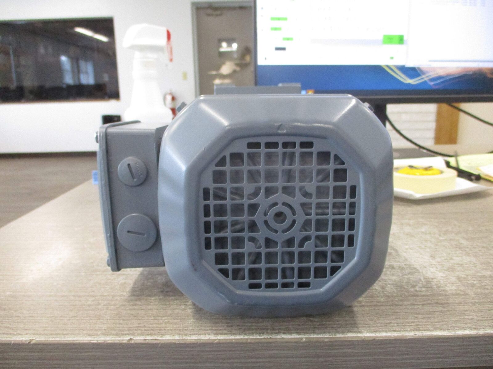 Sew-Eurodrive Gearmotor W30 DRE80M4/Z 1HP 277/480V 122RPM Output *No Box* New Su