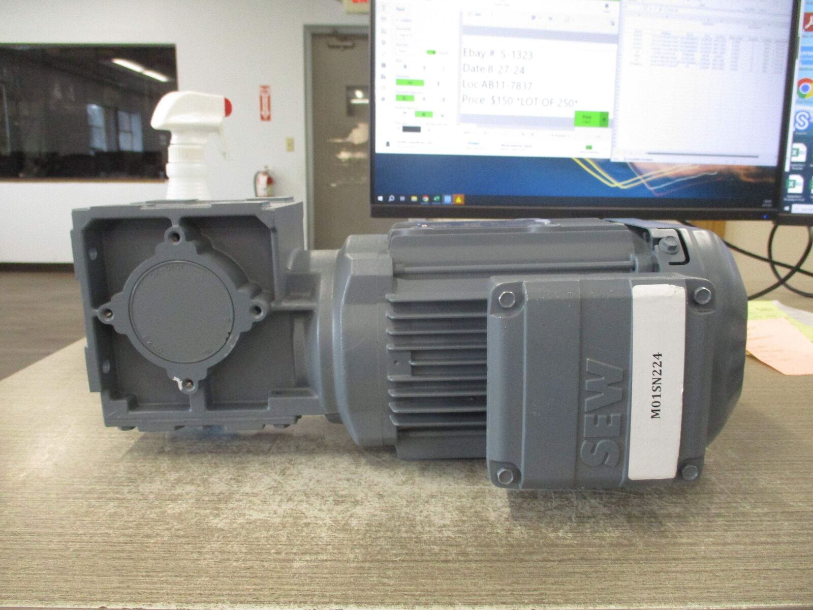 Sew-Eurodrive Gearmotor W30 DRE80M4/Z 1HP 277/480V 122RPM Output *No Box* New Su