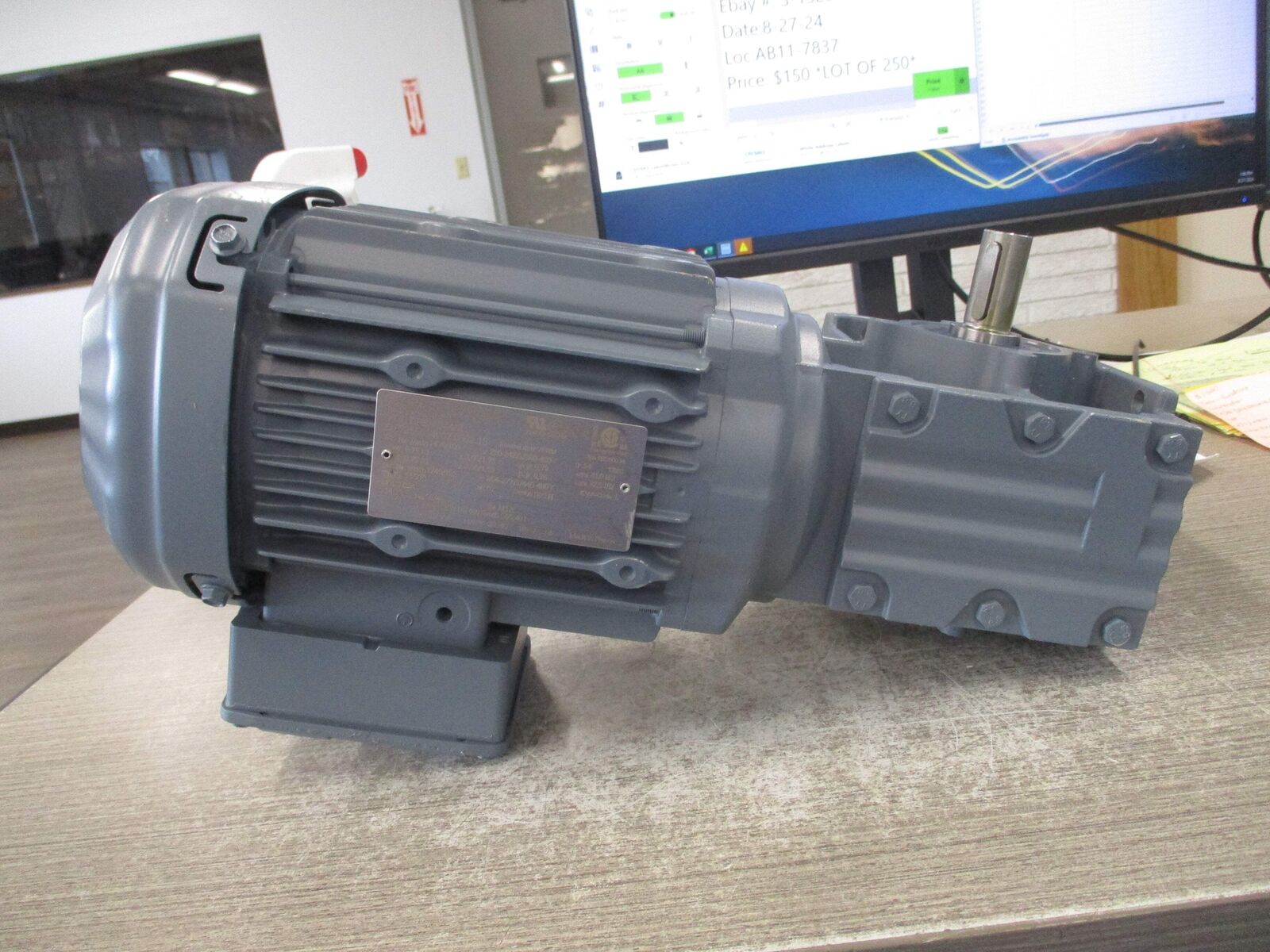 Sew-Eurodrive Gearmotor W30 DRE80M4/Z 1HP 277/480V 122RPM Output *No Box* New Su