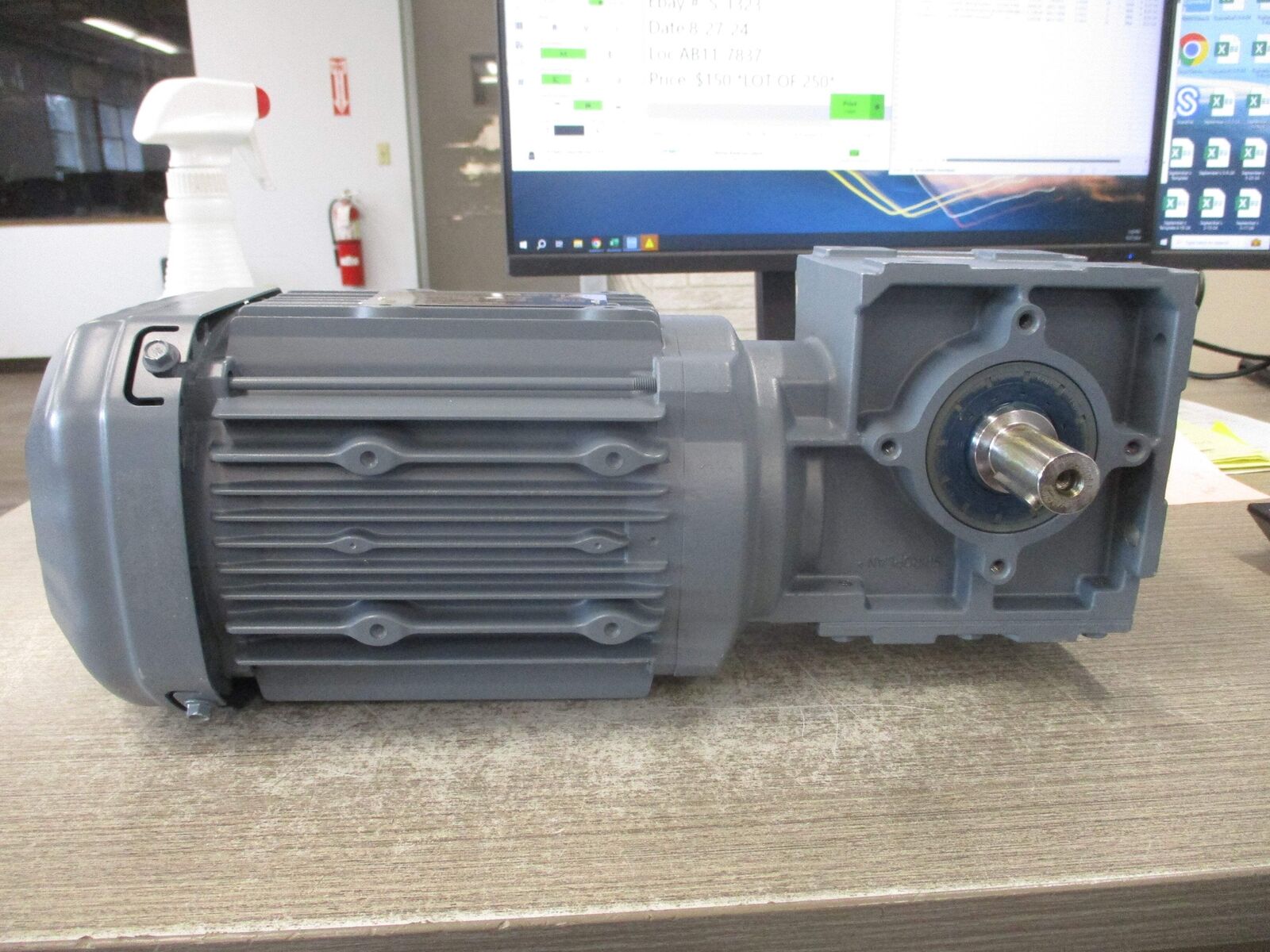 Sew-Eurodrive Gearmotor W30 DRE80M4/Z 1HP 277/480V 122RPM Output *No Box* New Su